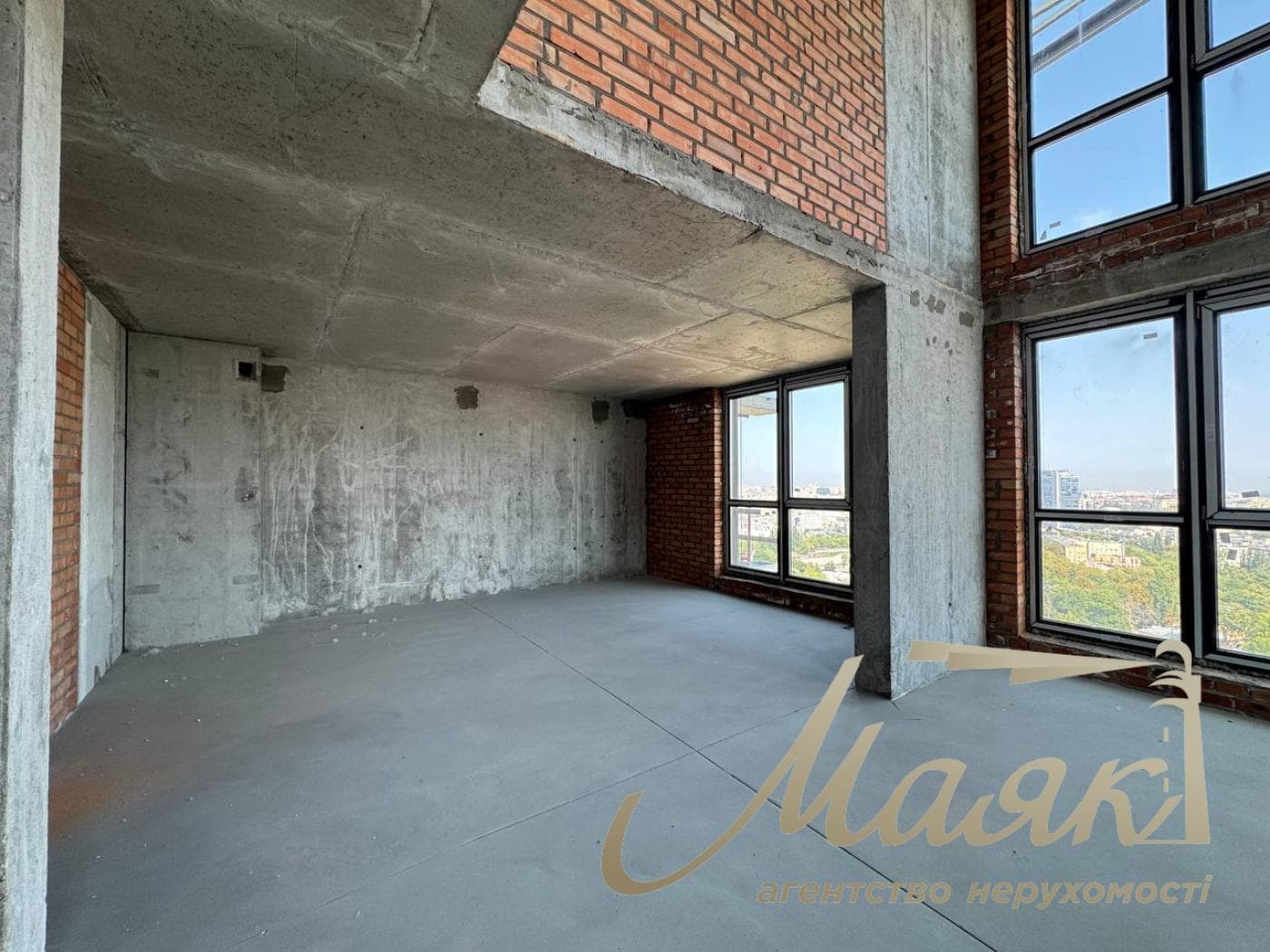 Продаж 4-кімнатної квартири площею 191 м², пентхаус, ЖК «Максима»