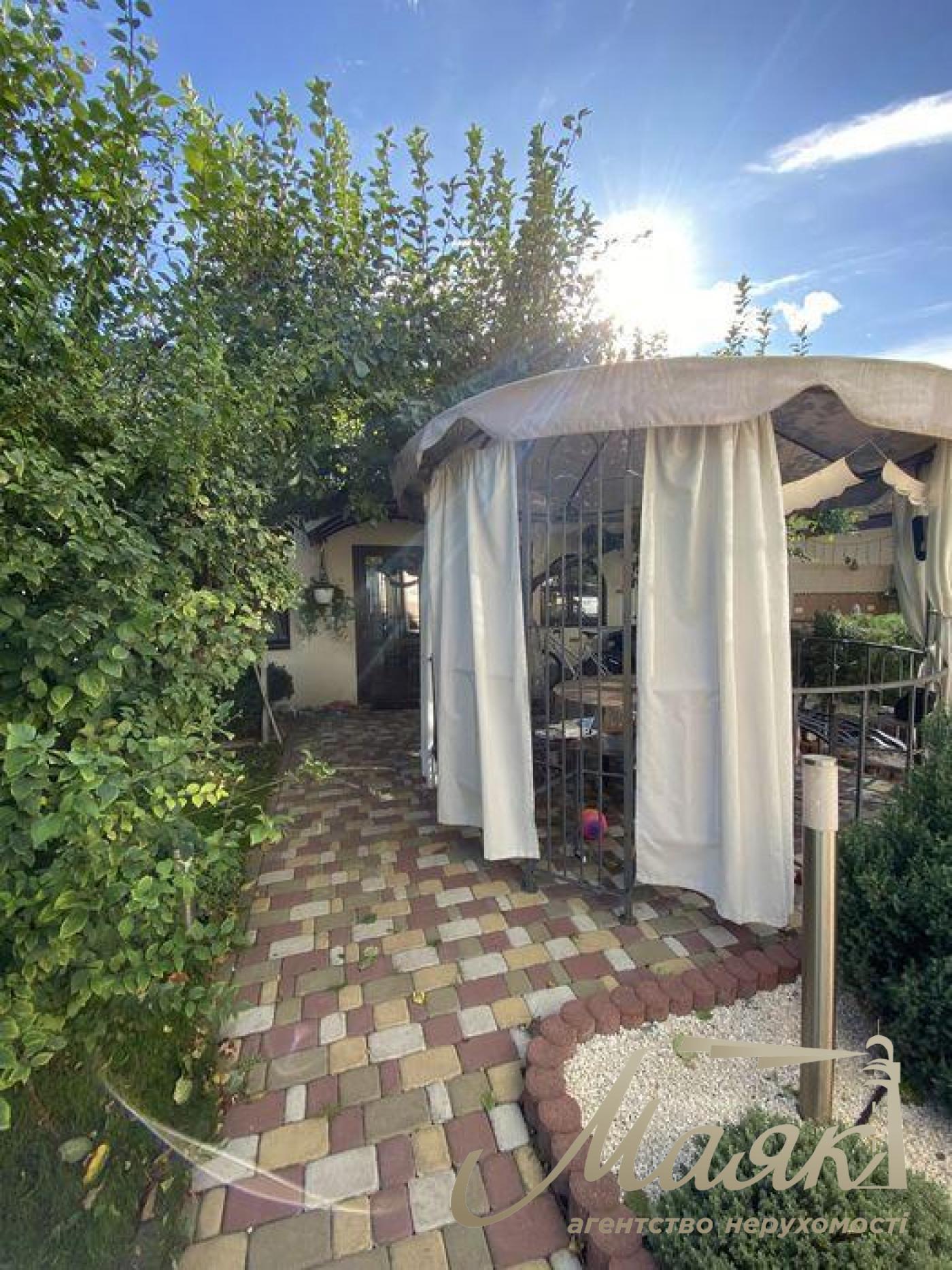 Sale of a 2-story house. Area - 115 sq.m. s. Rozhny, Brovarsky district.