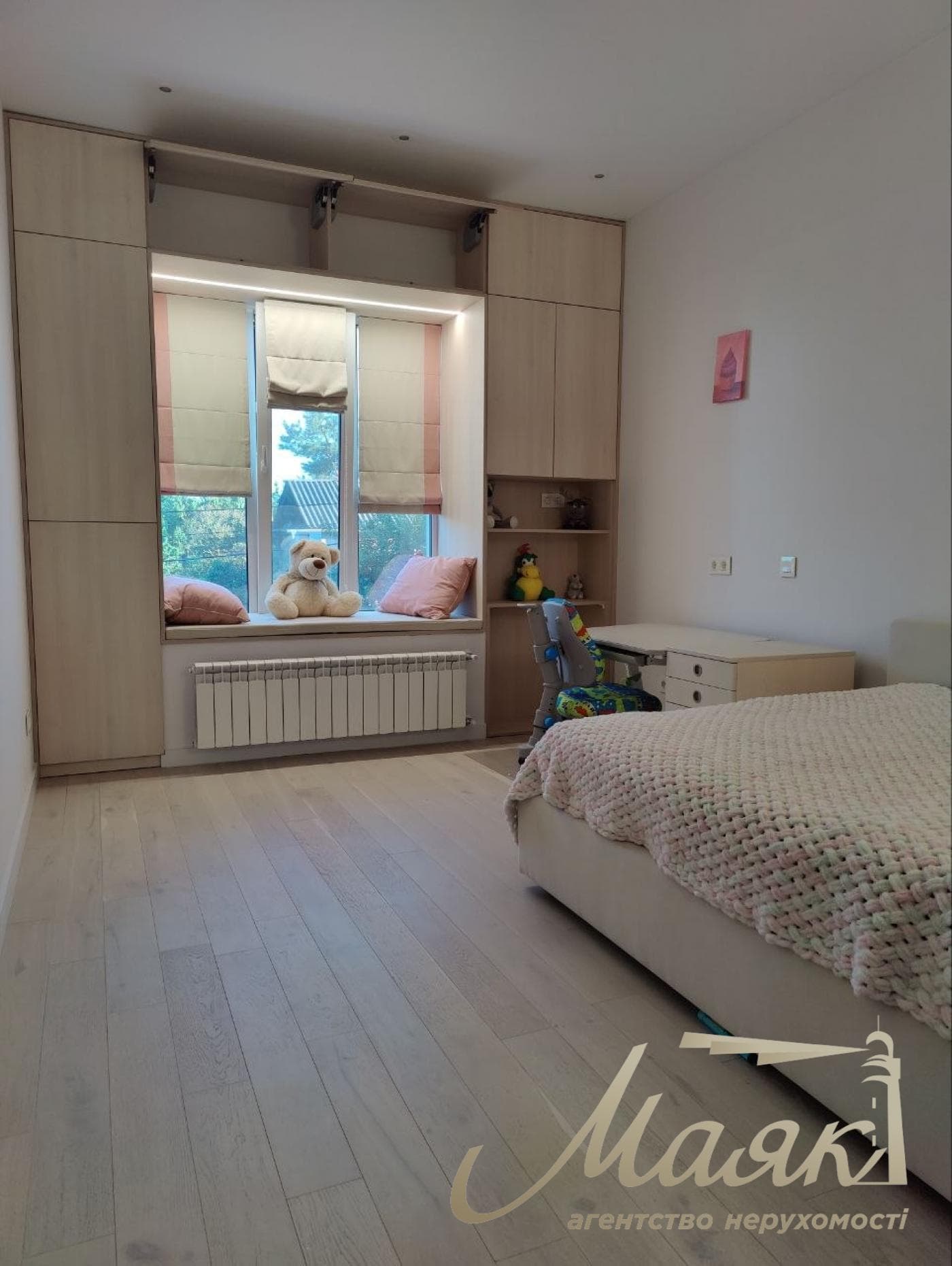 Оренда 2-поверхового дуплексу (140 м²) на Осокорках, за 750 м від «Новуса»