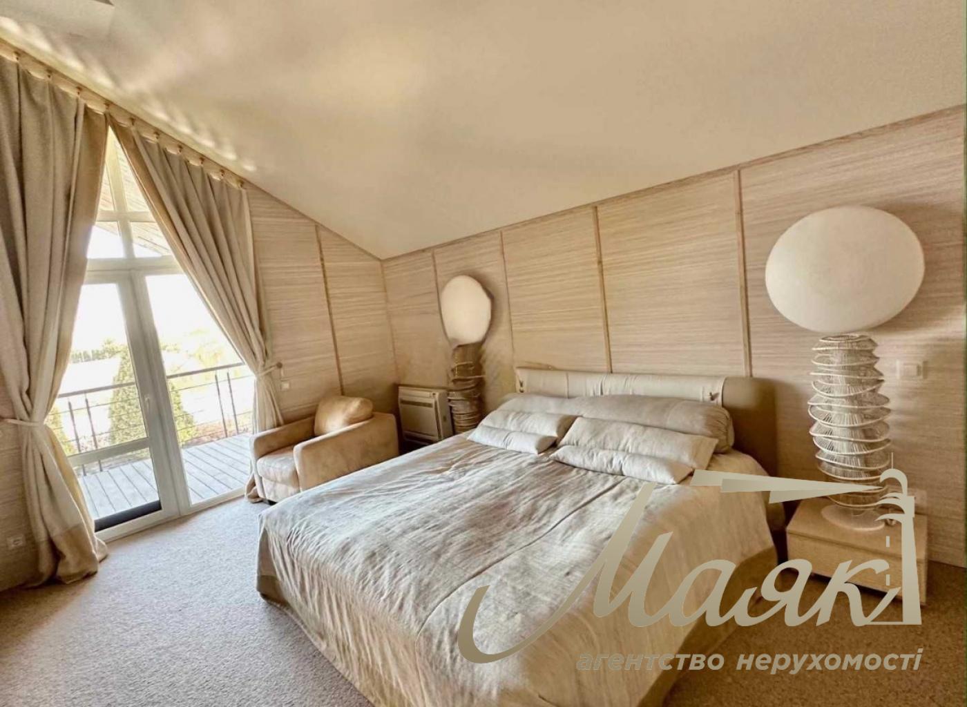 Sale of a house with a swimming pool and access to the Dnieper 300m2 Dam Koncha-Zaspa, Kozin