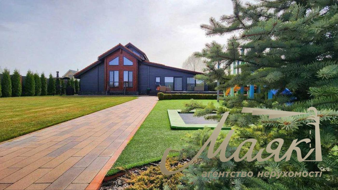 Sale of a house 280m2 with a swimming pool in the village of Romankov, Kiev region, Kiev-Svyatoshinsky district.