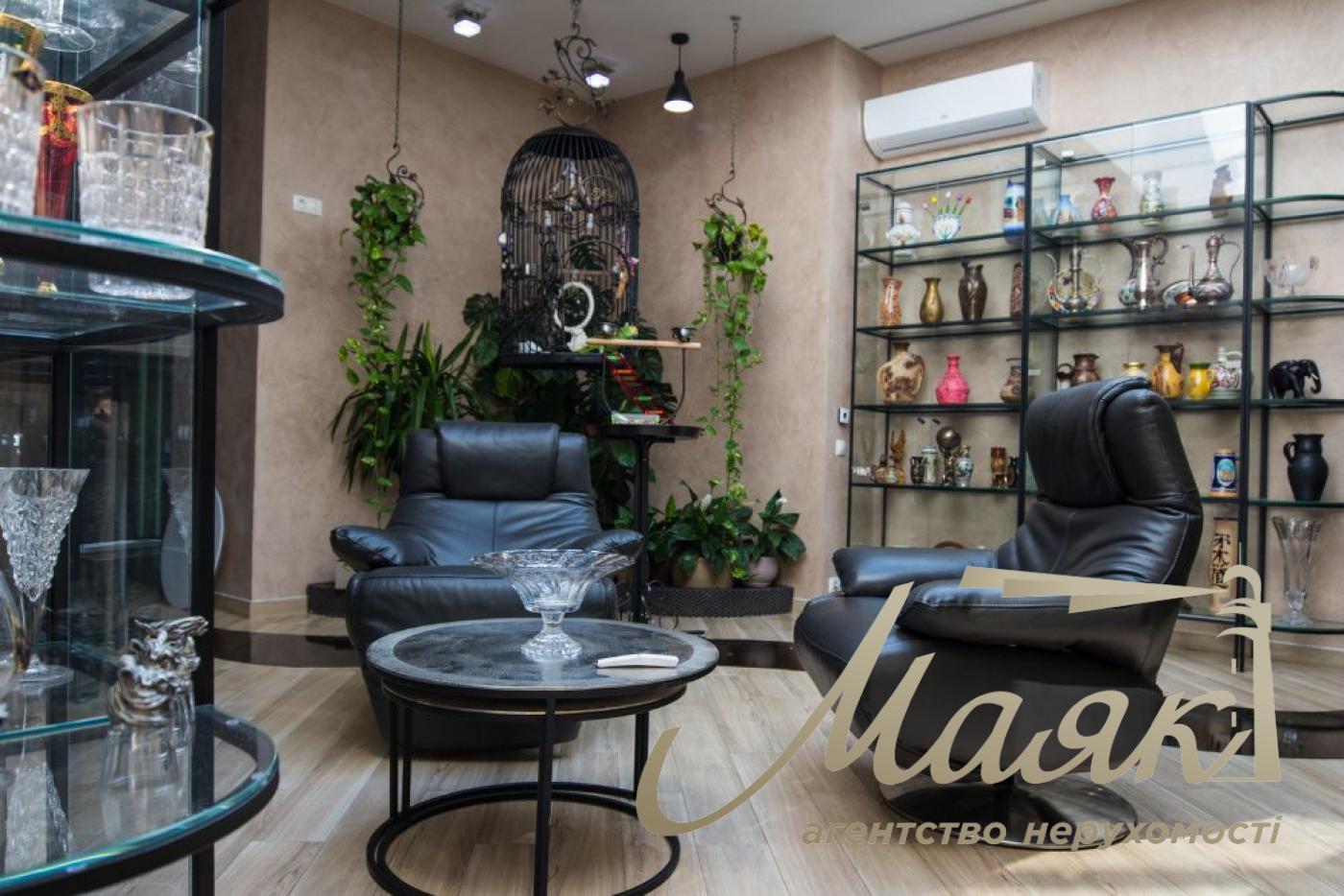 Sale of a penthouse with a view and a terrace of 416 m2 on Dneprovskaya Embankment, Osokorki