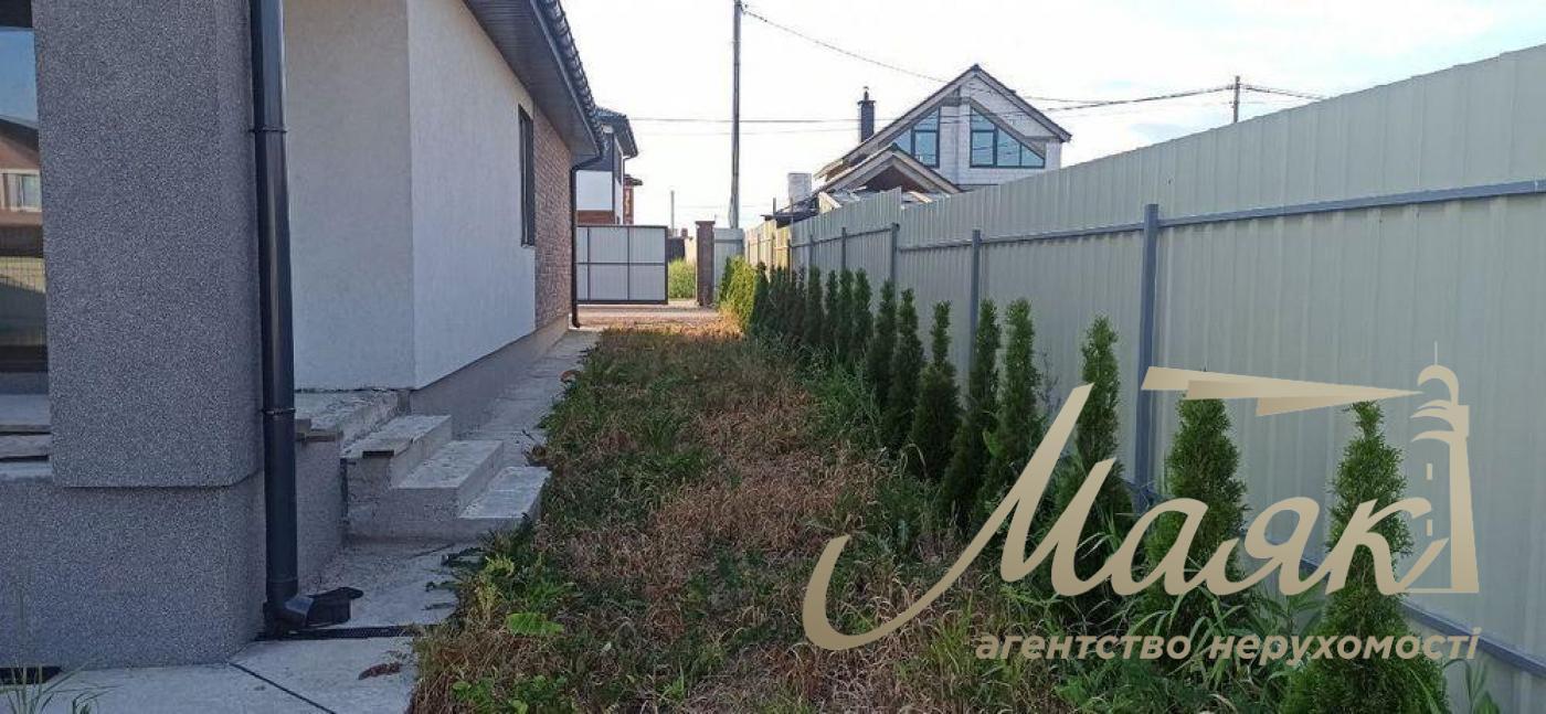 Продаж 1 поверх. будинку 160 кв.м. с. Святопетрівське. Передмістя Києва. Ділянка 7.5 сотки.