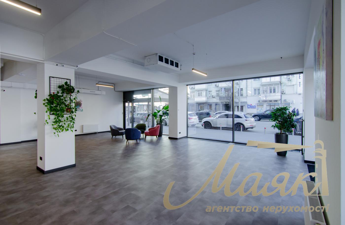 Оренда фасадного торгового приміщення 235м2 в БЦ Infinity ,ул. Саксаганського, Центр, Київ