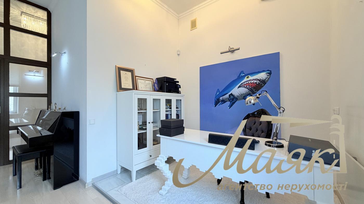 Оренда 4х-кімнатної квартири 200 м² у самому серці Києва - вул. Рейтарська, 5, Шевченківський район.