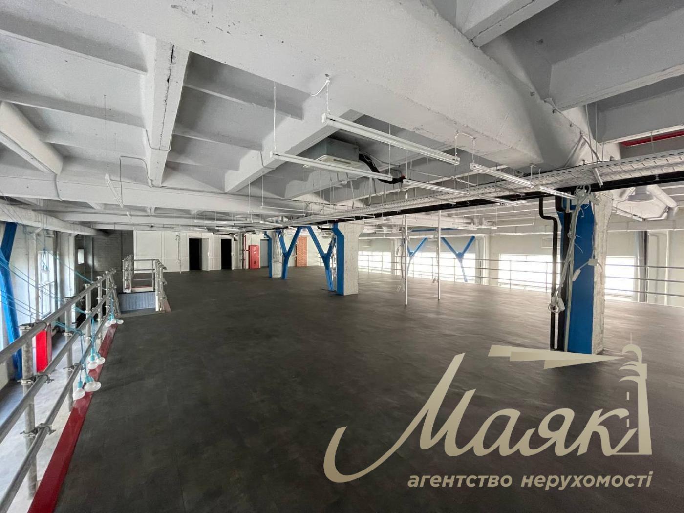 Аренда офисного помещения 1712м2 возле м. Политехнический институт