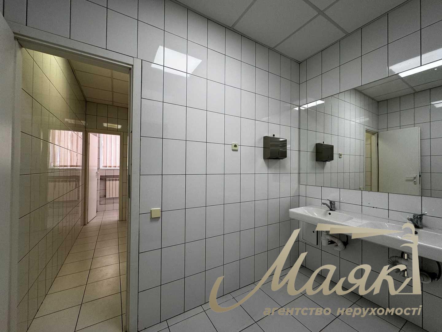 Оренда офісу 1203 м2 в БЦ на Героїв Космосу, Святошино