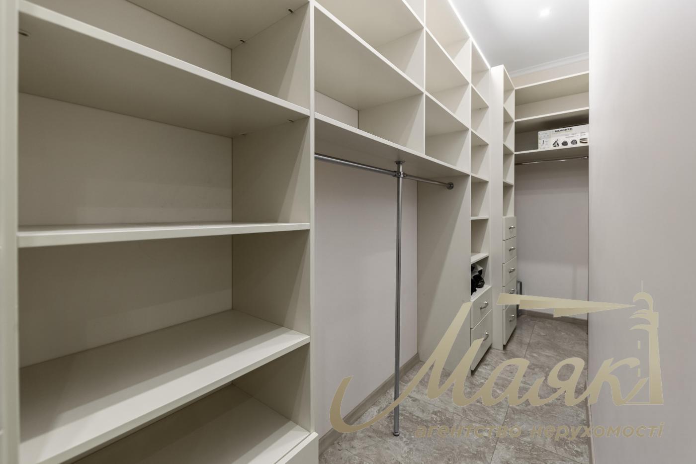 Продажа квартиры 200м2 в центре Кловский спуск, 7