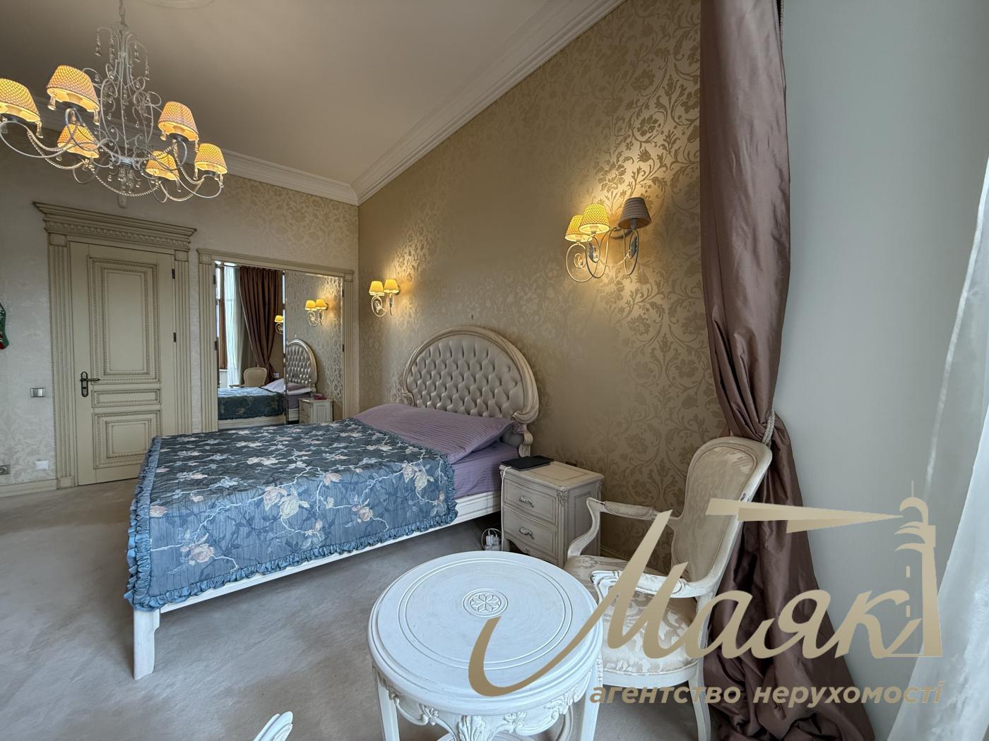 Аренда видовой 3к квартиры 245 кв. м на ул. Паторжинского 14, Центр, Шевченковский район