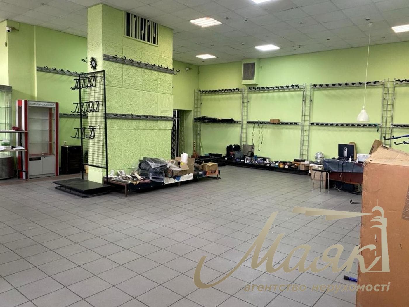 Оренда фасадного приміщення 510 м.кв. Велика Васильківська, метро Либідська