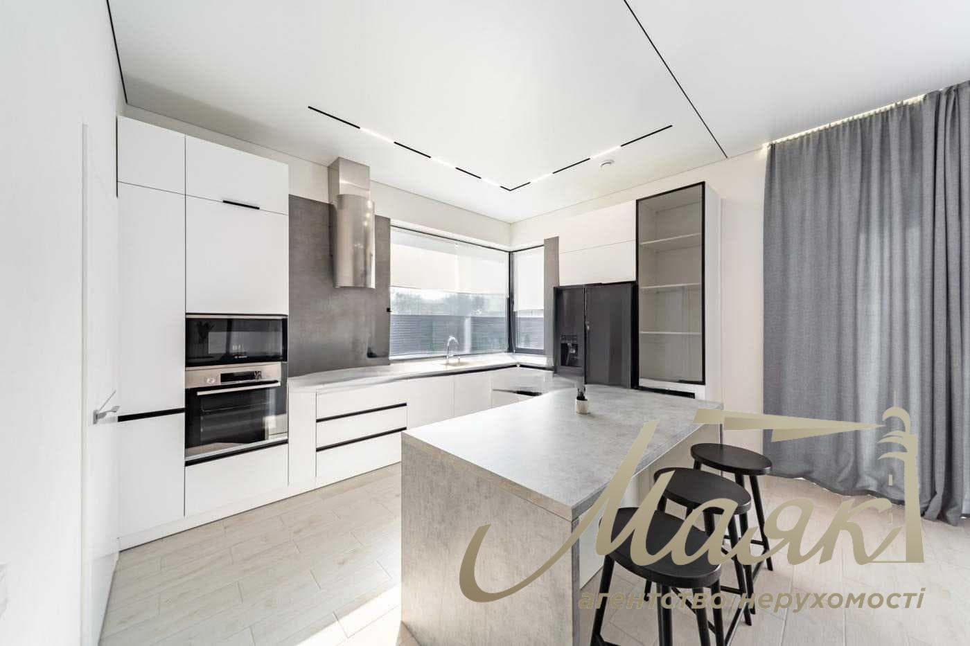 Аренда 4-х комнатного дома 178 м², первая сдача, Обуховское направление