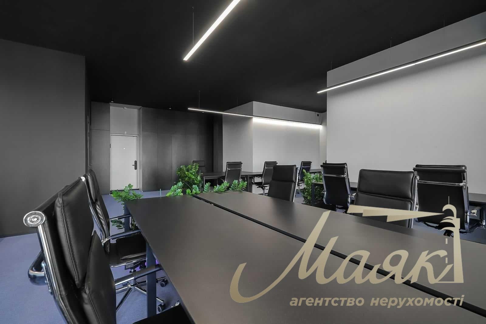 Оренда офісу площею 100 м² у бізнес-центрі Kadorr, вул. Жилянська, 68, Олімпійська