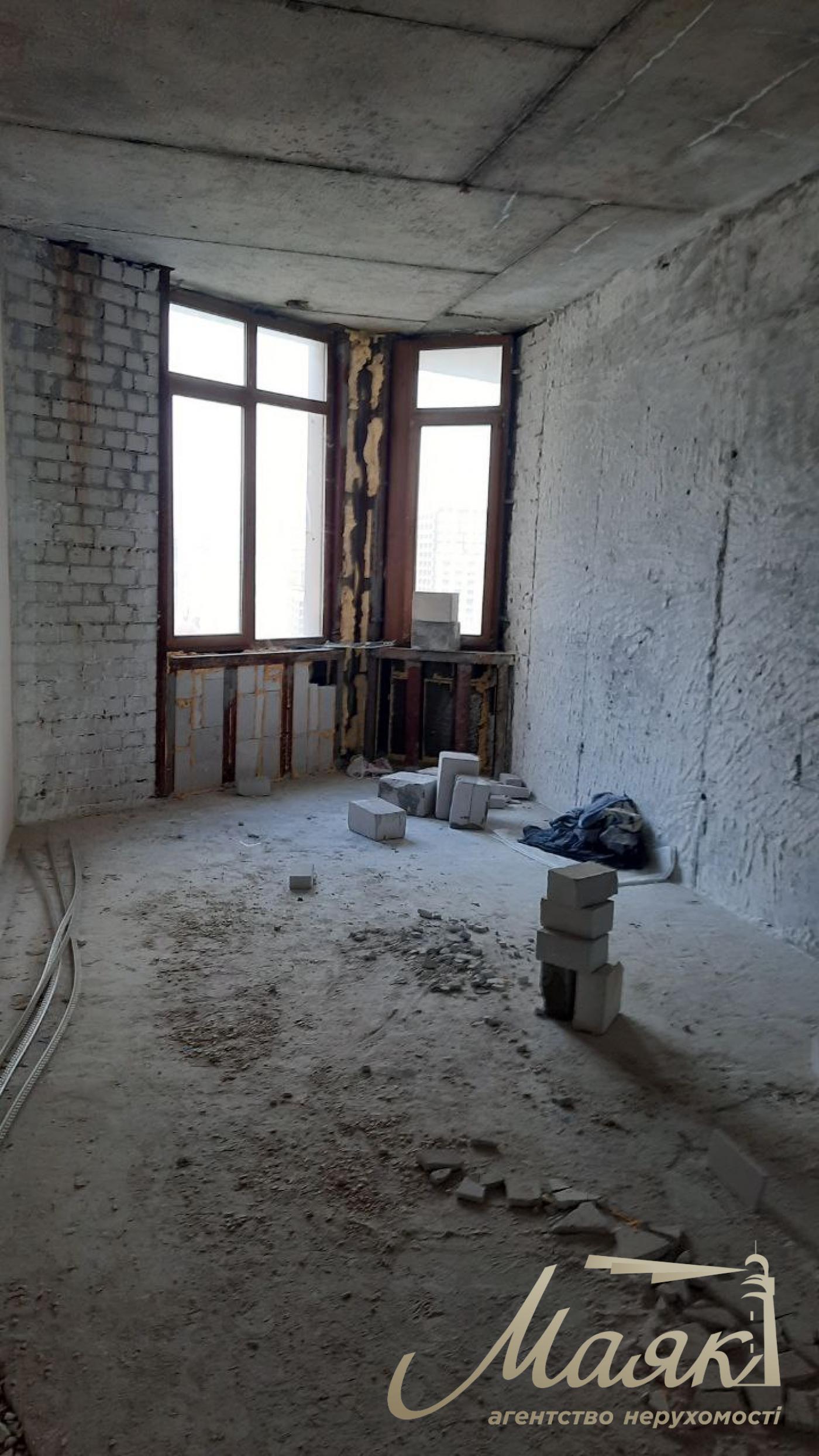 Sale of a view apartment in the residential complex "Fundukleevsky", Bohdan Khmelnitsky street