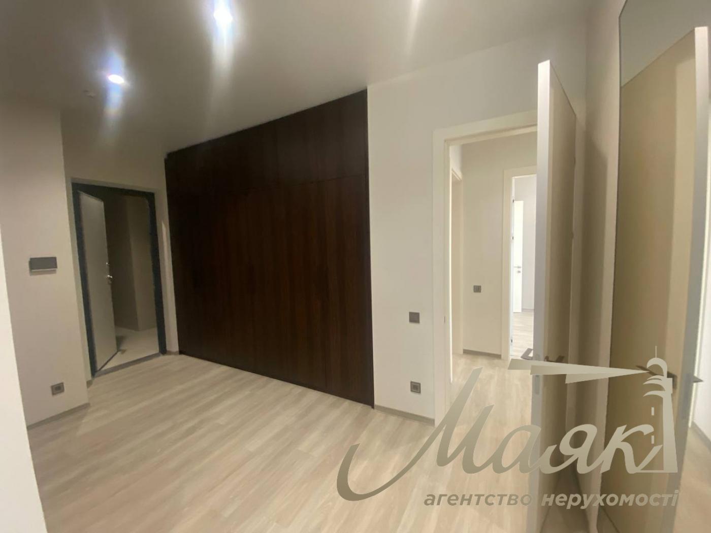Rent of a 4-room apartment in the Atlantic residential complex at 118 Antonovycha Street, Palace of Ukraine.