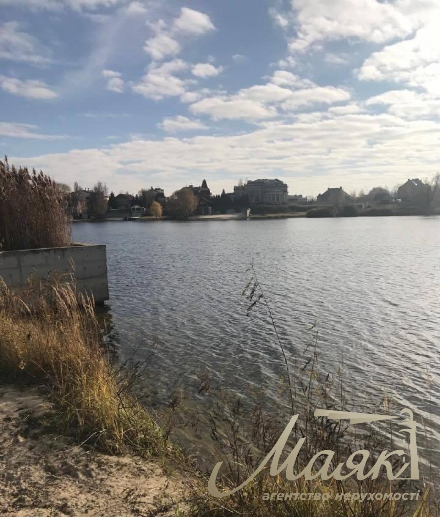 Sale of land with access to the Dnieper. Kozin village.