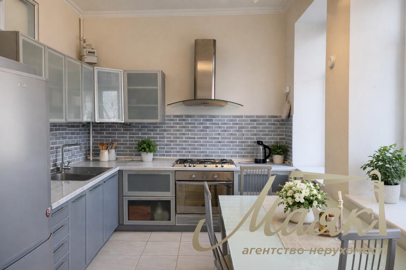 For sale 3-room apartment 98m2, str. Yaroslavov Val, 19, Shevchenkovsky district, Near Golden Gate, Sofia Square, Andreevsky Descent.
