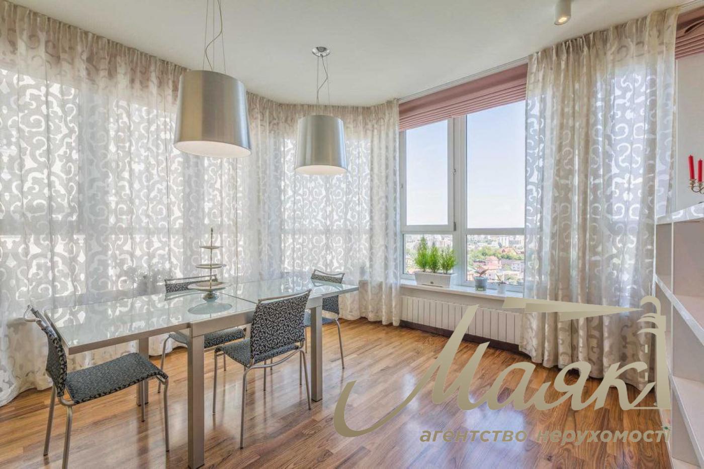 Sale of 4-room apartment, Kudryashova street 20, Vremena Goda residential complex, Solomensky district!