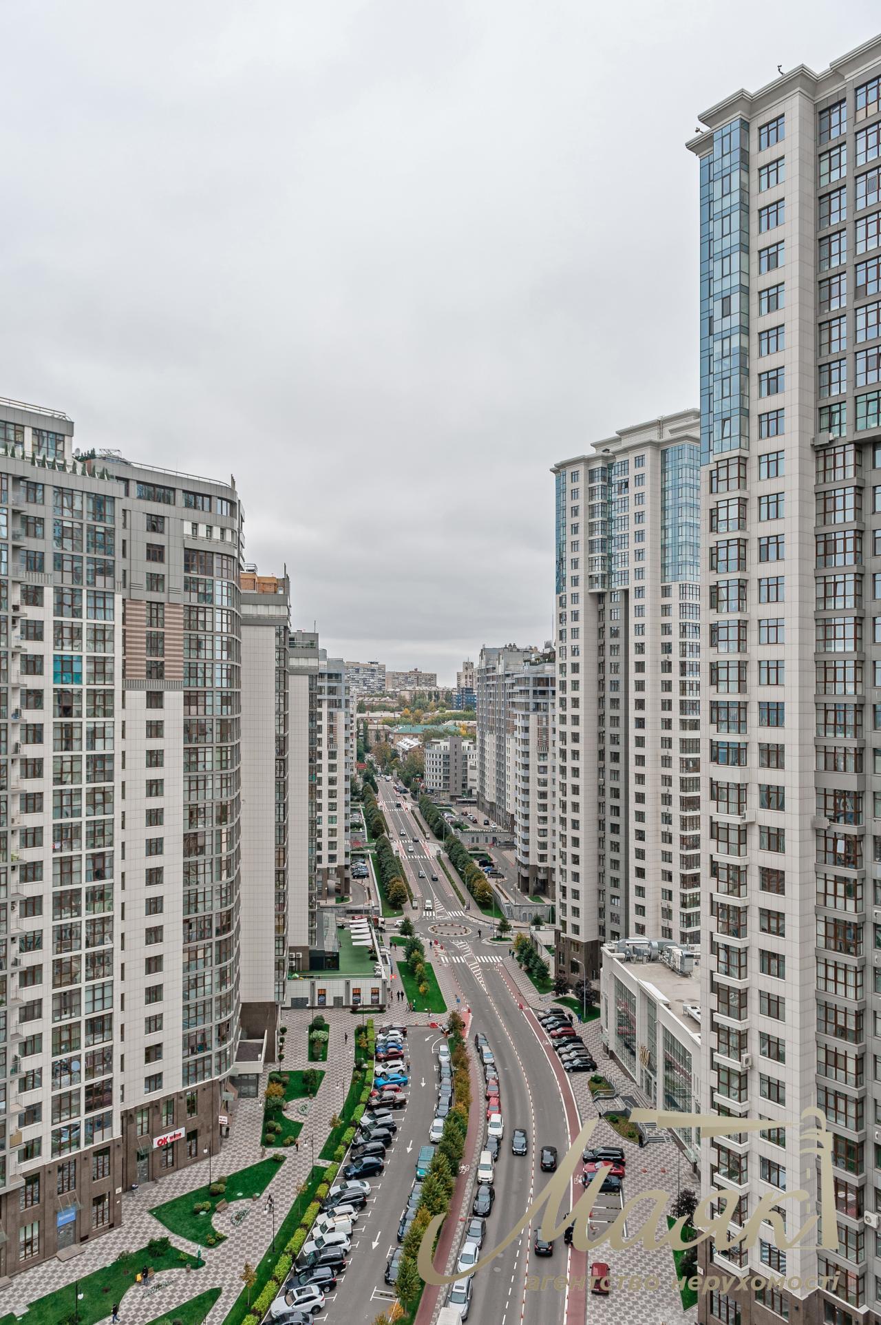Продажа квартиры с личной террасой в ЖК Новопечерские Липки