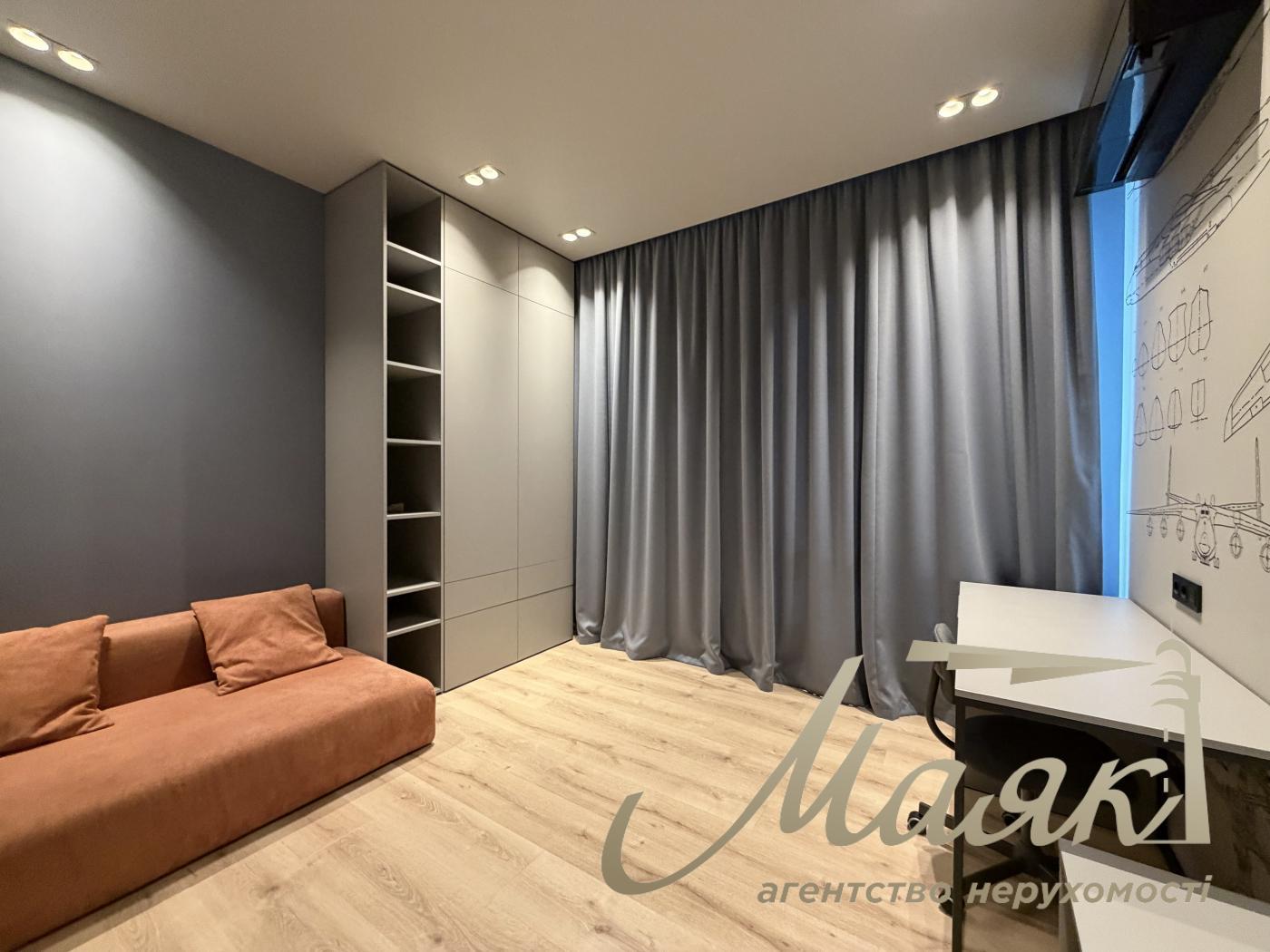 Оренда 3-х кімнатної квартири 130 кв.м. на вул.Преображенська 8Б