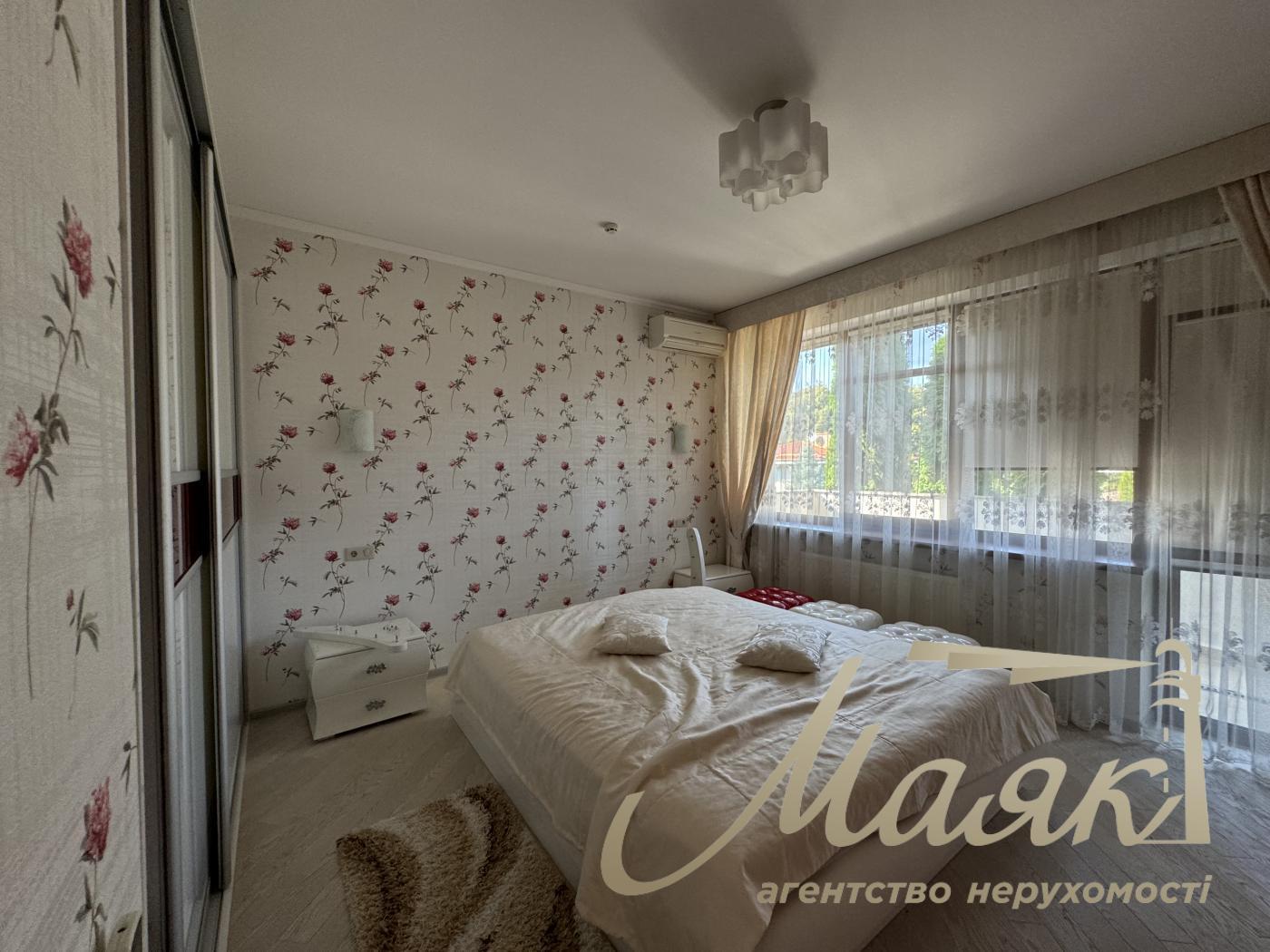 Rent 2-storey house 220m2 in. Ivankovici/Kruglyk, KG "Maetok"