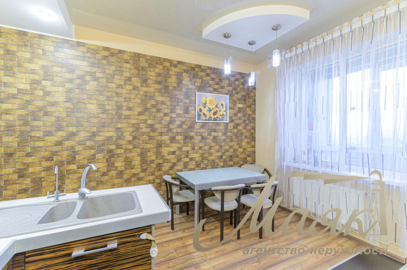 Продаж 3к квартири вул. Чорновола, Лук'янівка