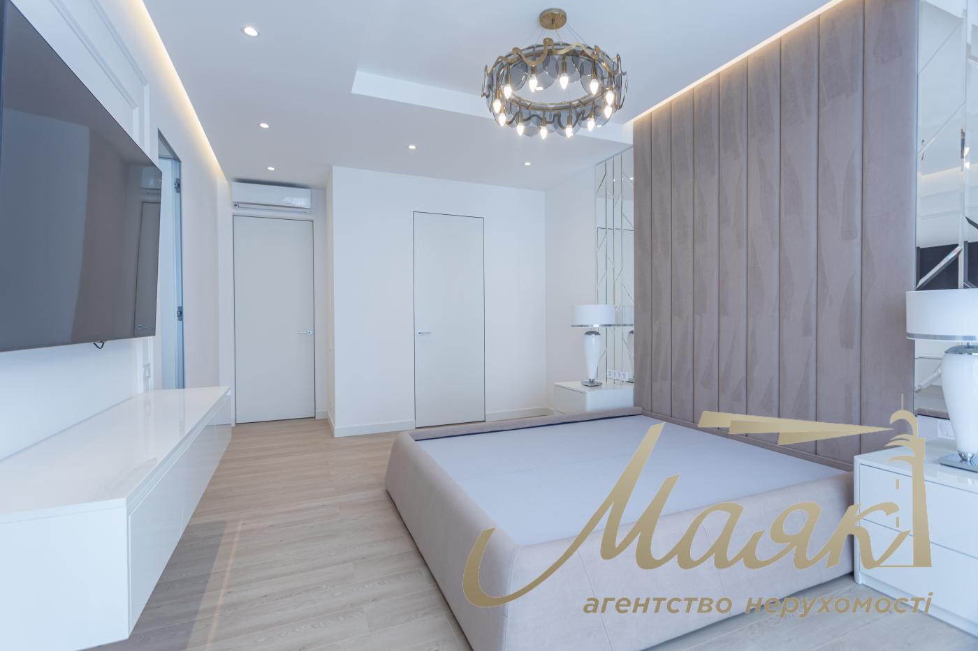 Продаж 4-кімнатної квартири 180 м² в ЖК "Новопечерські Липки", Драгомирова 15Б, Печерський район, Київ.