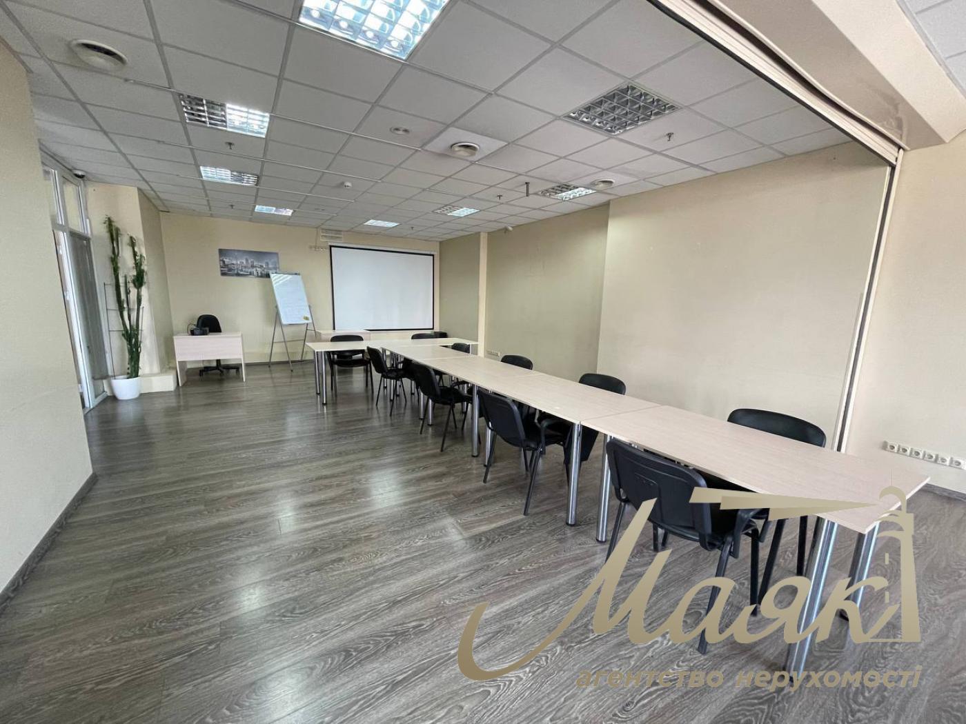 Аренда офисного помещения(115м2)свободного назначения, Осокорки