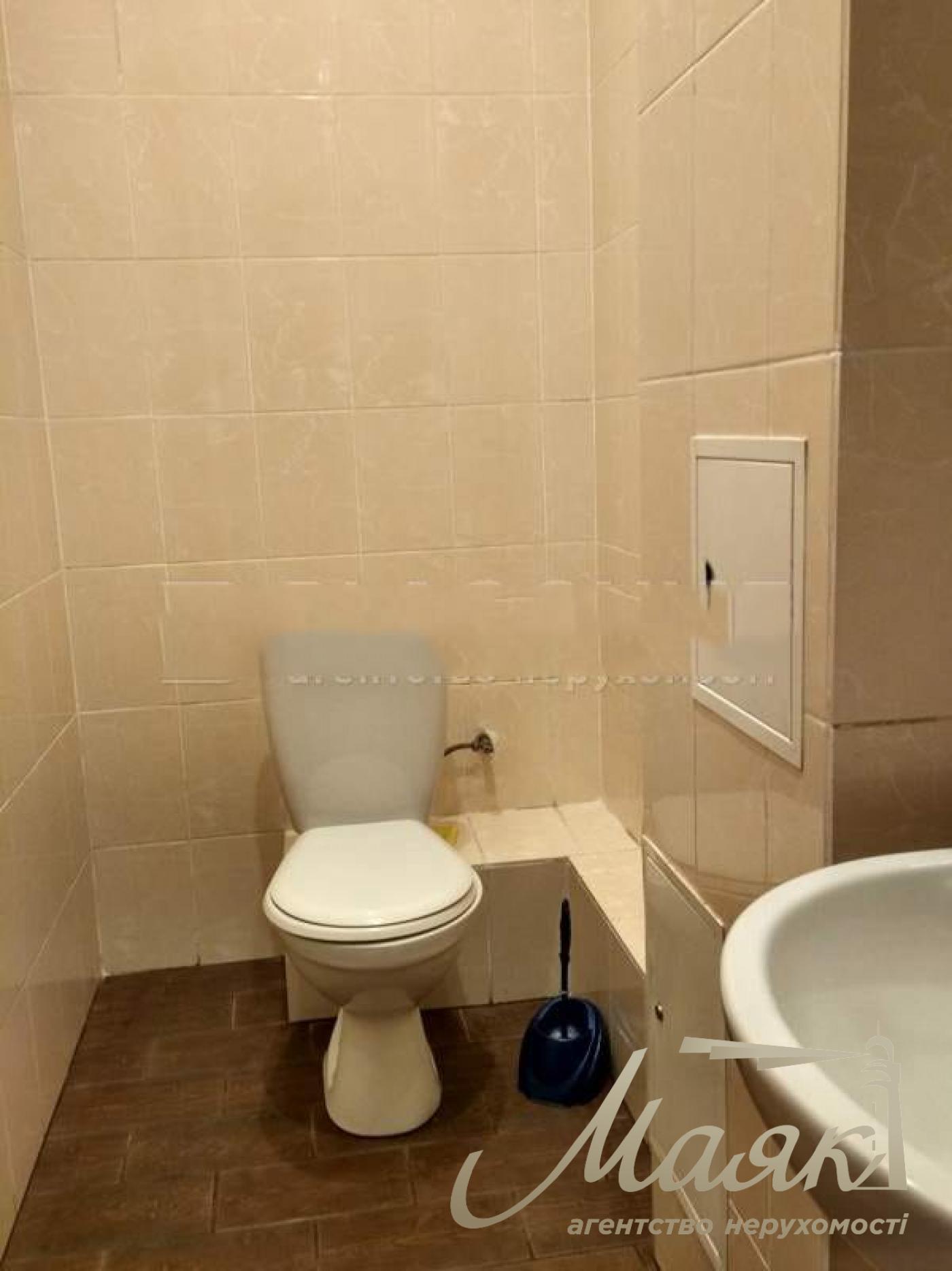 Оренда фасадного приміщення 134 м2 у Печерському районі, вул.Кіквідзе (Бойчука) 18А