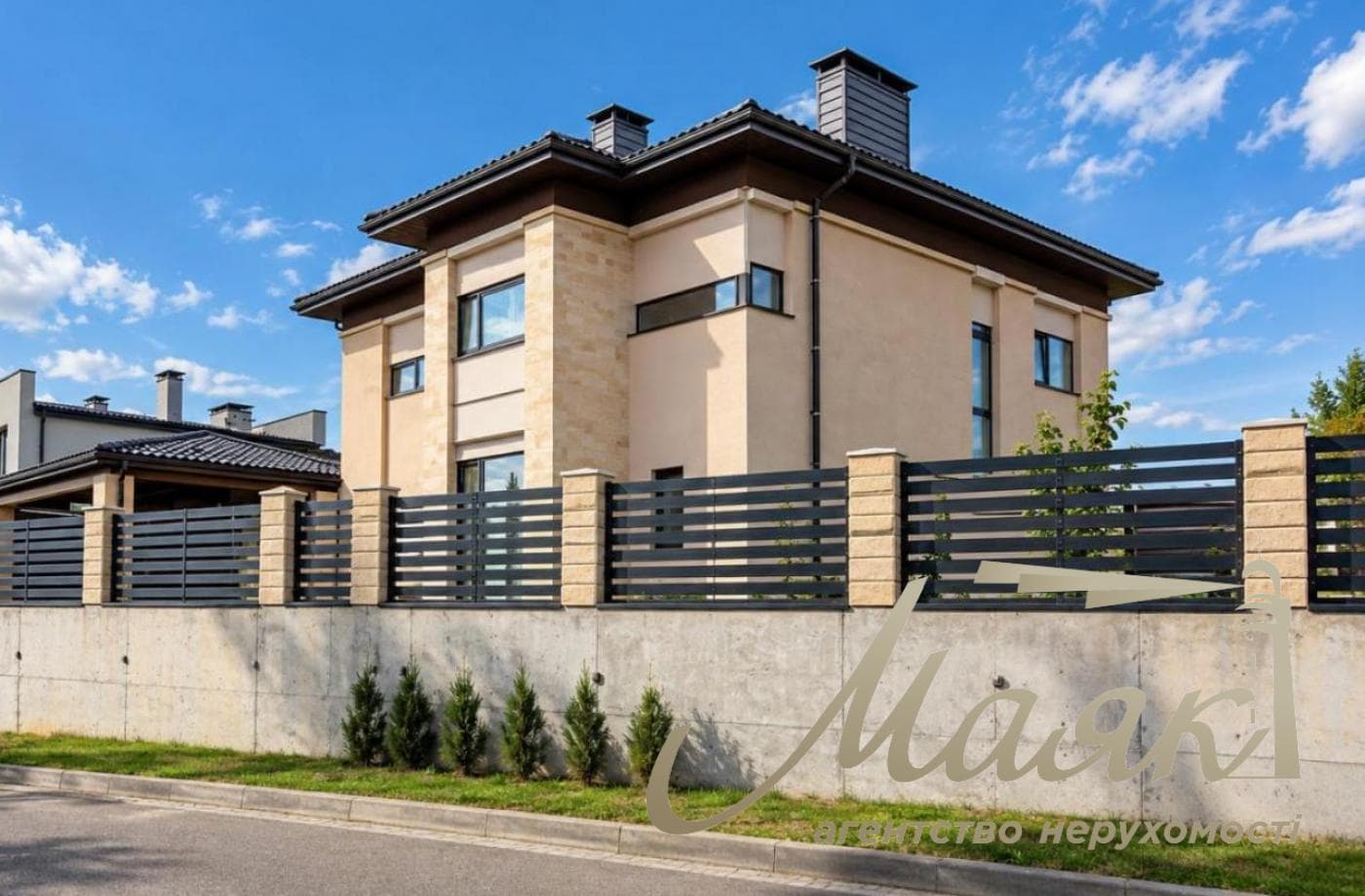 Оренда двоповерхового будинку площею 274 м² у Лесниках поруч із Equides Club