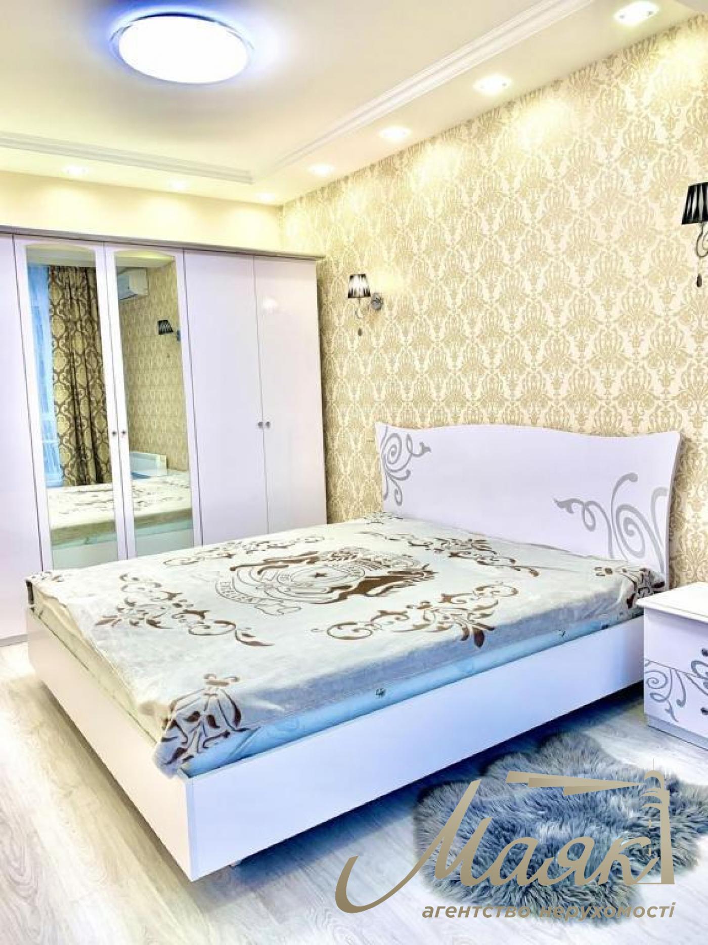 Rent 3-room apartment residential complex Lvivsky quarter, Glubochitskaya street