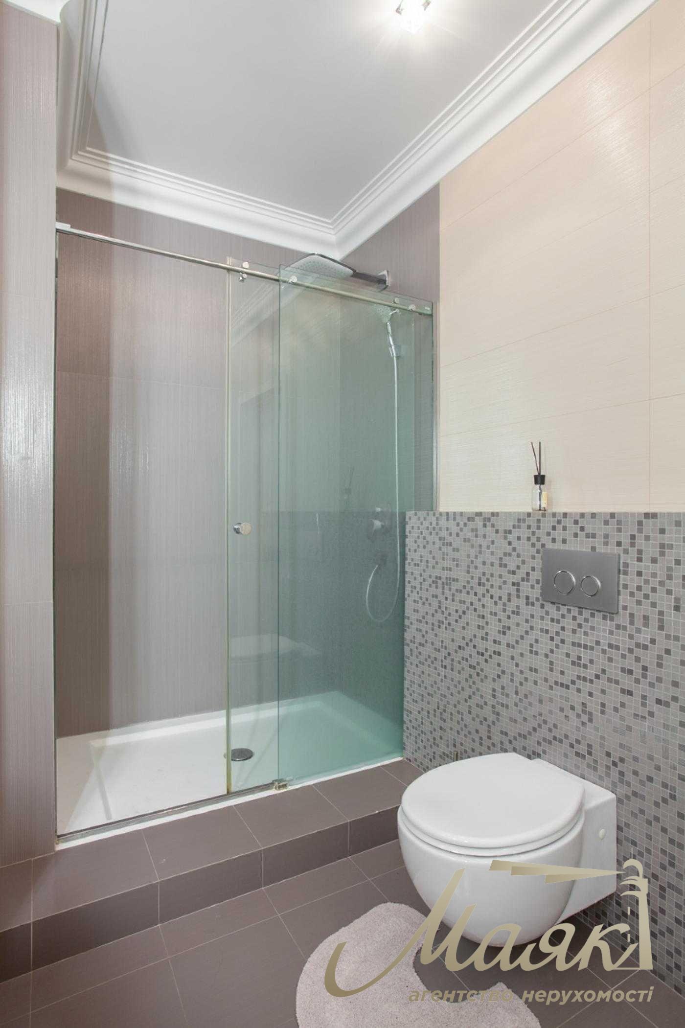 Rent apartment in LCD "Novopecherskie Lipki", 240 m², Verkhoglyada str., 4 rooms