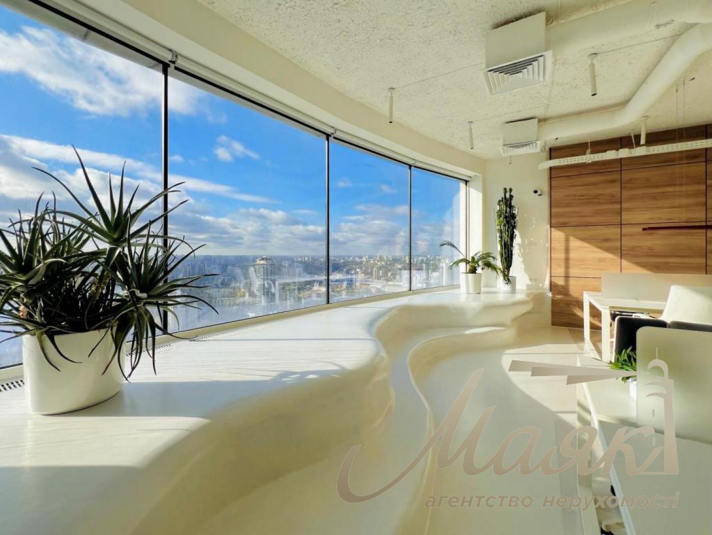 Office for rent 250 sq.m. Carnegie Tower, Pechersk