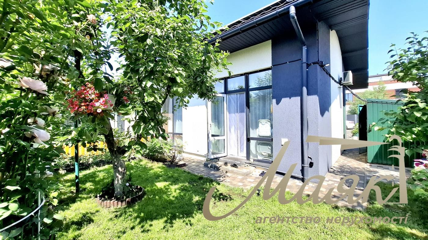 Продаж 1 поверхового таунхауса з ділянкою на 2 сотки, 40 кв. м2 метро Славутич
