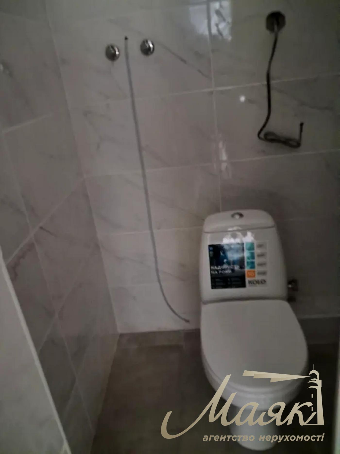 Аренда комерции фасад 202м2 в ЖК Кирилловский Гай, ул. Загоровская 1-Г (Багговутовская).