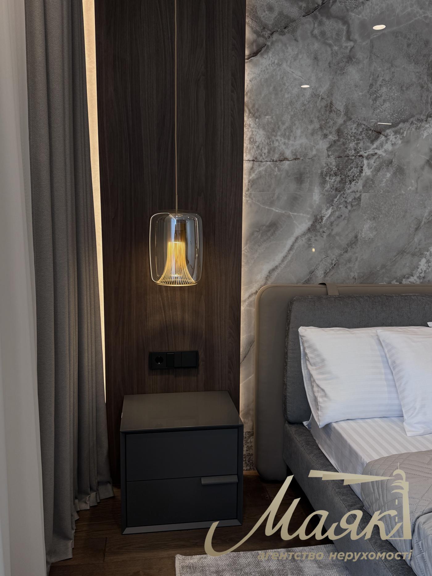 Продаж квартири 120m2 в ЖК Французький квартал 2, вул. Джона Маккейна 3а, Центр, Київ