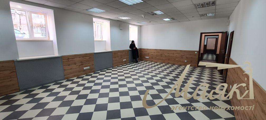 Оренда фасадного приміщення 150 м2 на Подолі, Оболенська 9