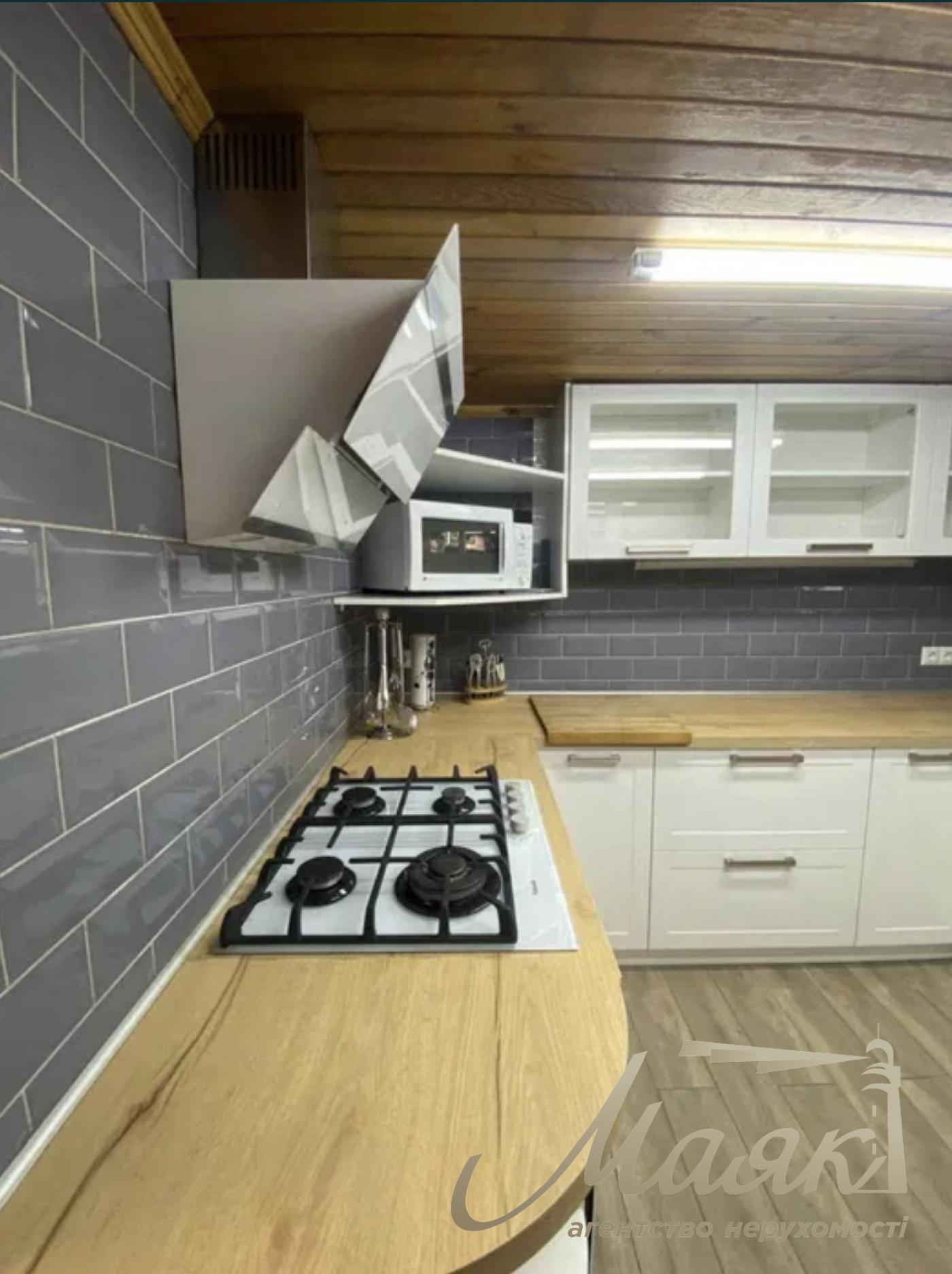 Оренда будинку 300м2 біля води СМТ Козин, Обухівський напрямок, Київська область