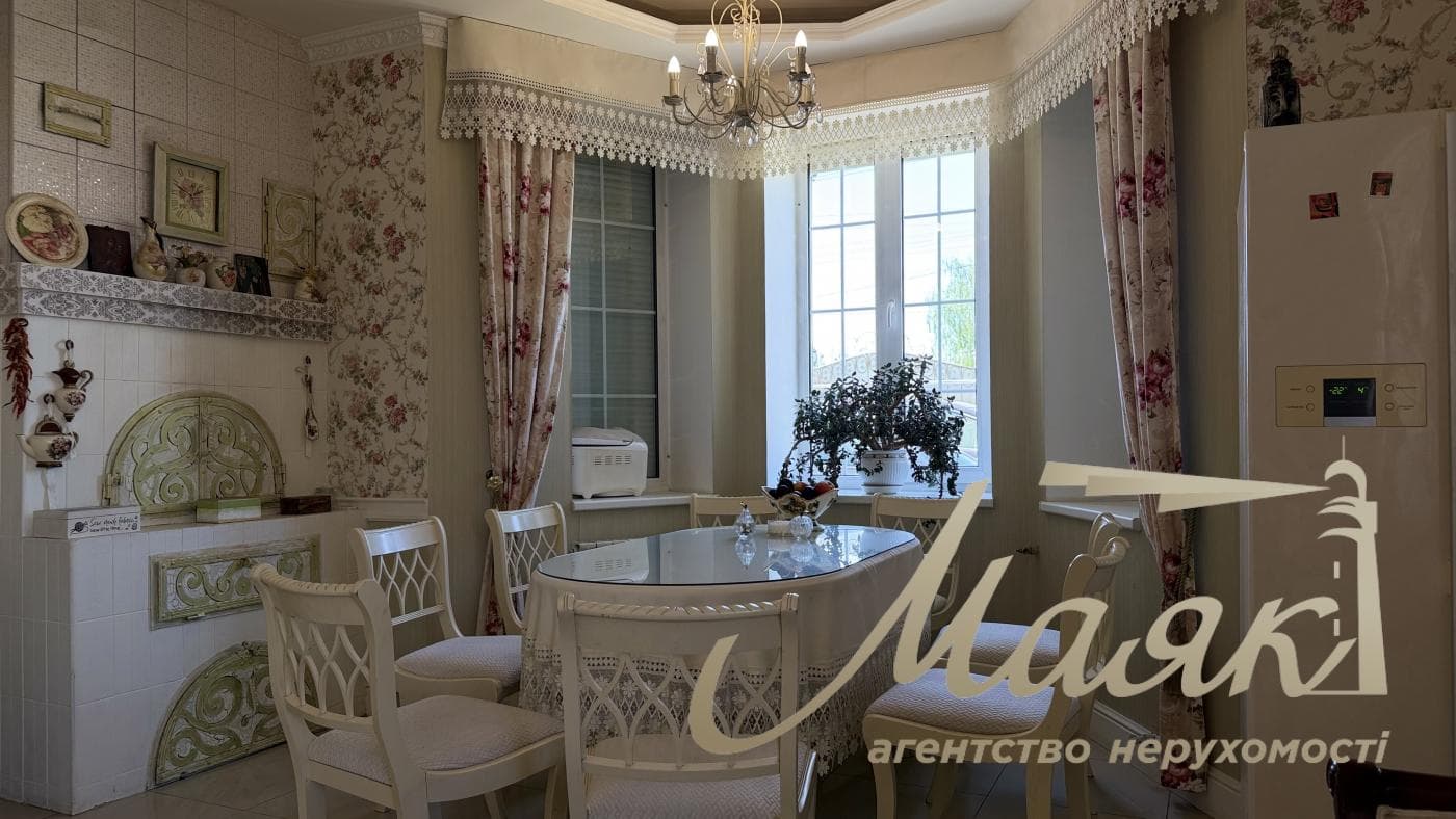 Продаж преміального 3х-поверхового будинку 350 м² у Гореничі, Бучанський район, Київська область
