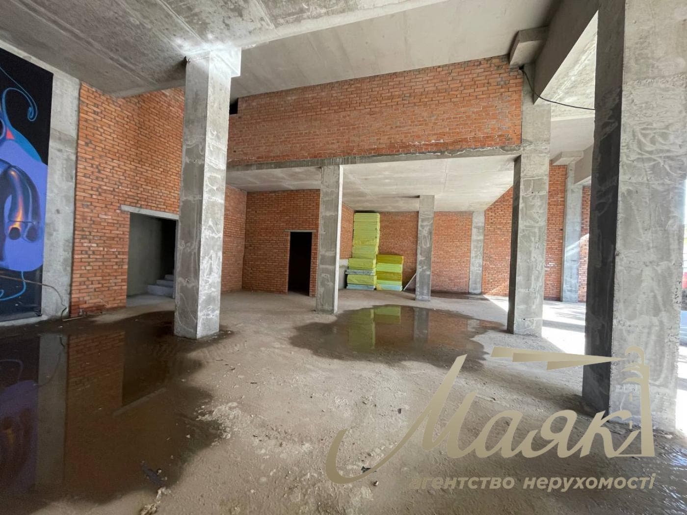 Продаж комерційного приміщення 223,85 м.кв. OLEGIV Boutique Residence, Центр