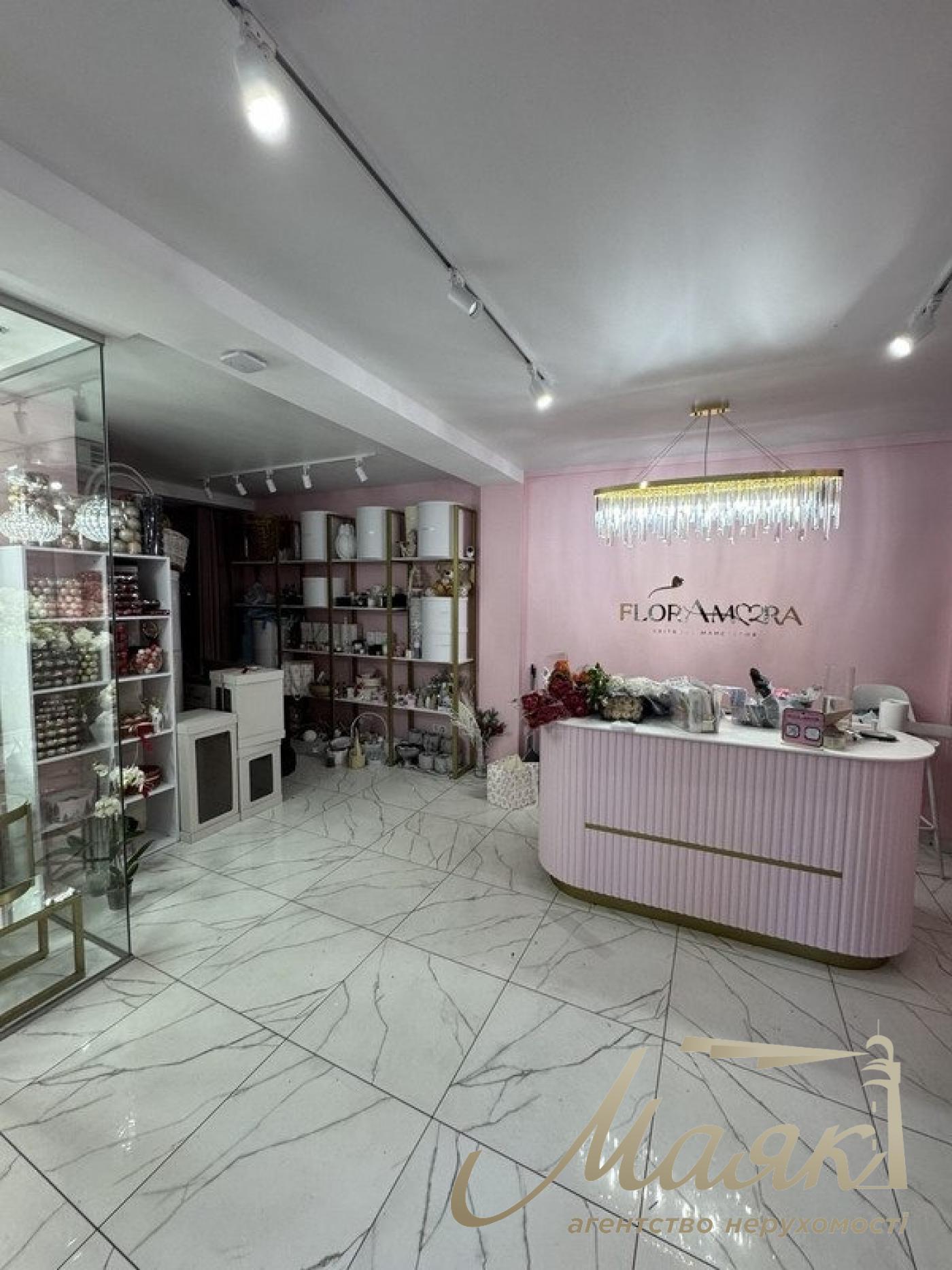 Продажа фасадного коммерческого помещения 50м2, ул. Василия Тютюнника, Киев