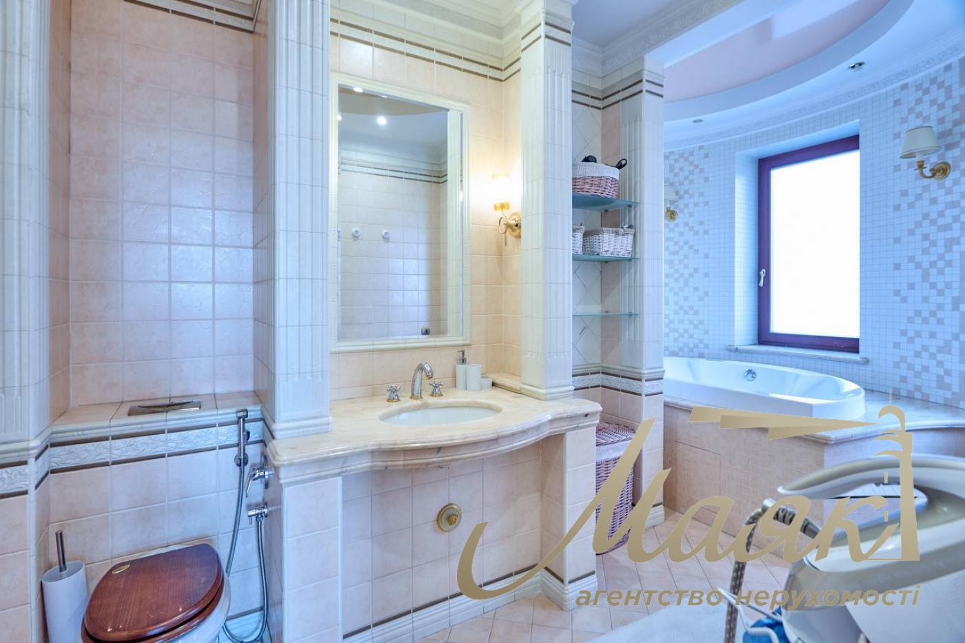 Оренда 4 кімнатної квартири, 163 м, Жилянська 30а, Голосіївський район