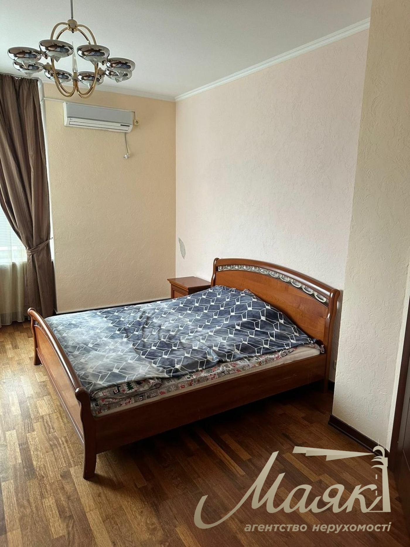 Продаж 4к квартири вул. Кловський Узвіз, Печерськ