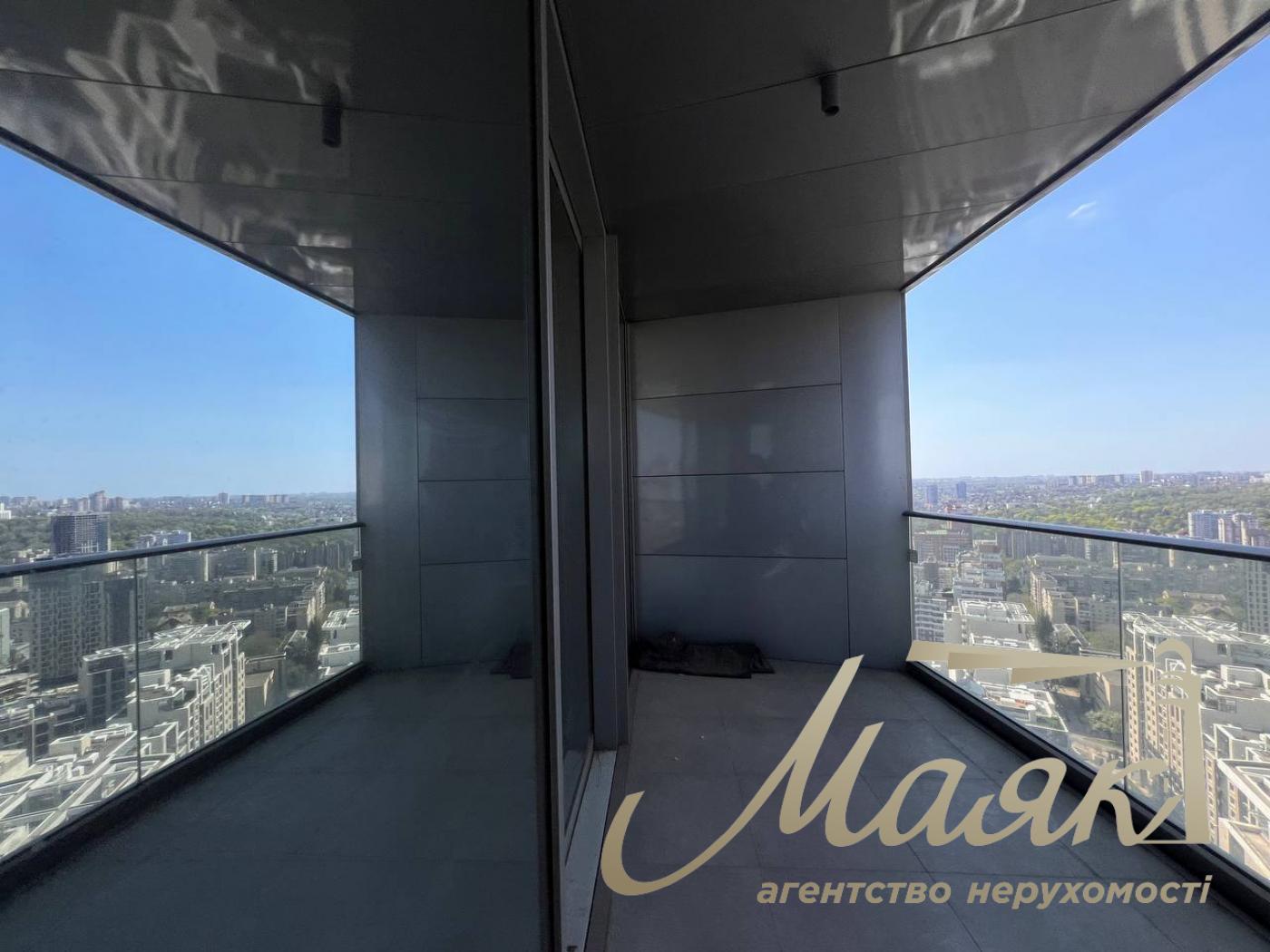 Продаж видової 1-ї кімнатної квартири, 63 м3 у ЖК Taryan Towers