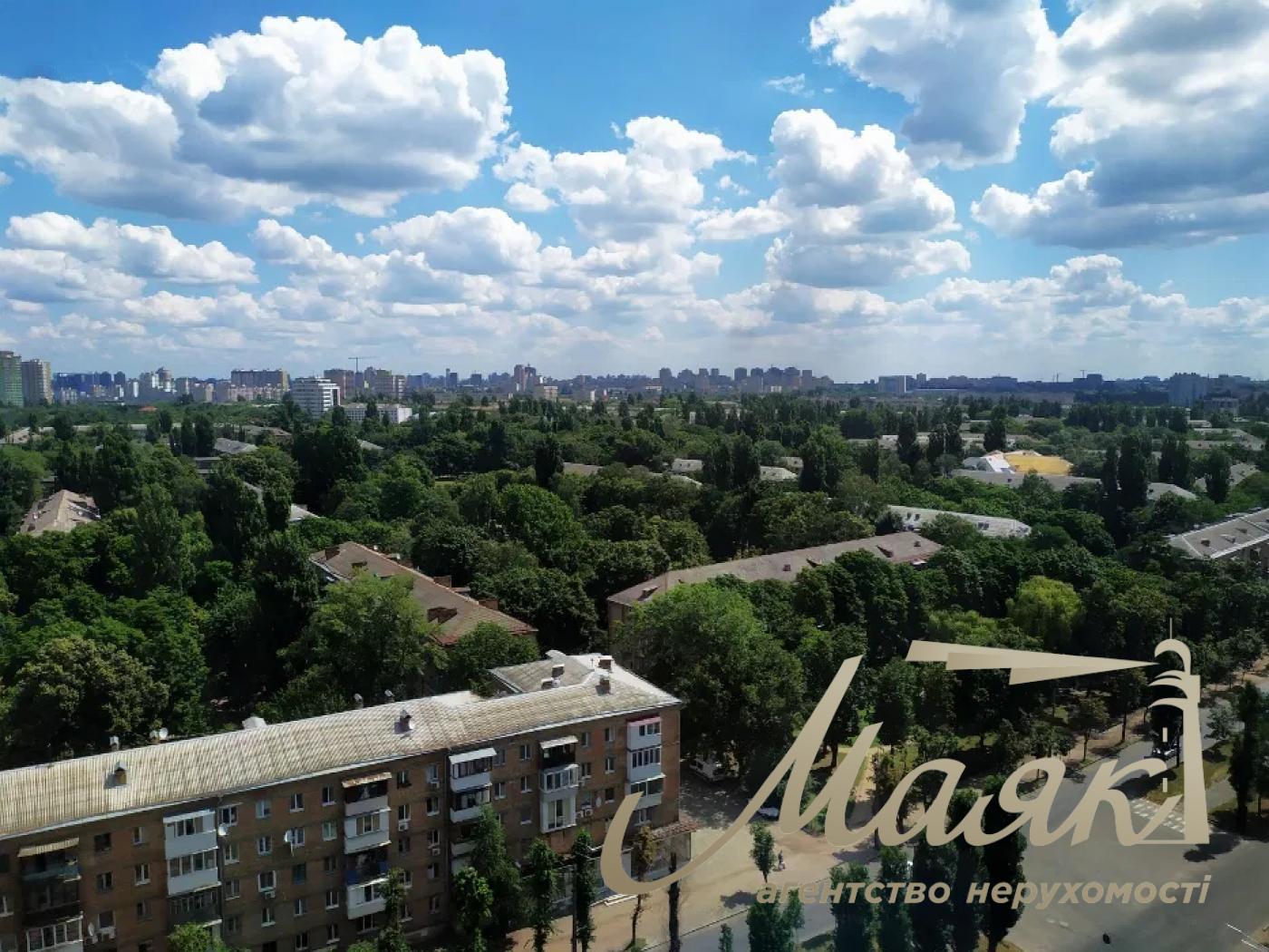 Sale of a two-level 3-room apartment in the Rodnoy Gorod residential complex, Vaclav Havel Boulevard, Otradny