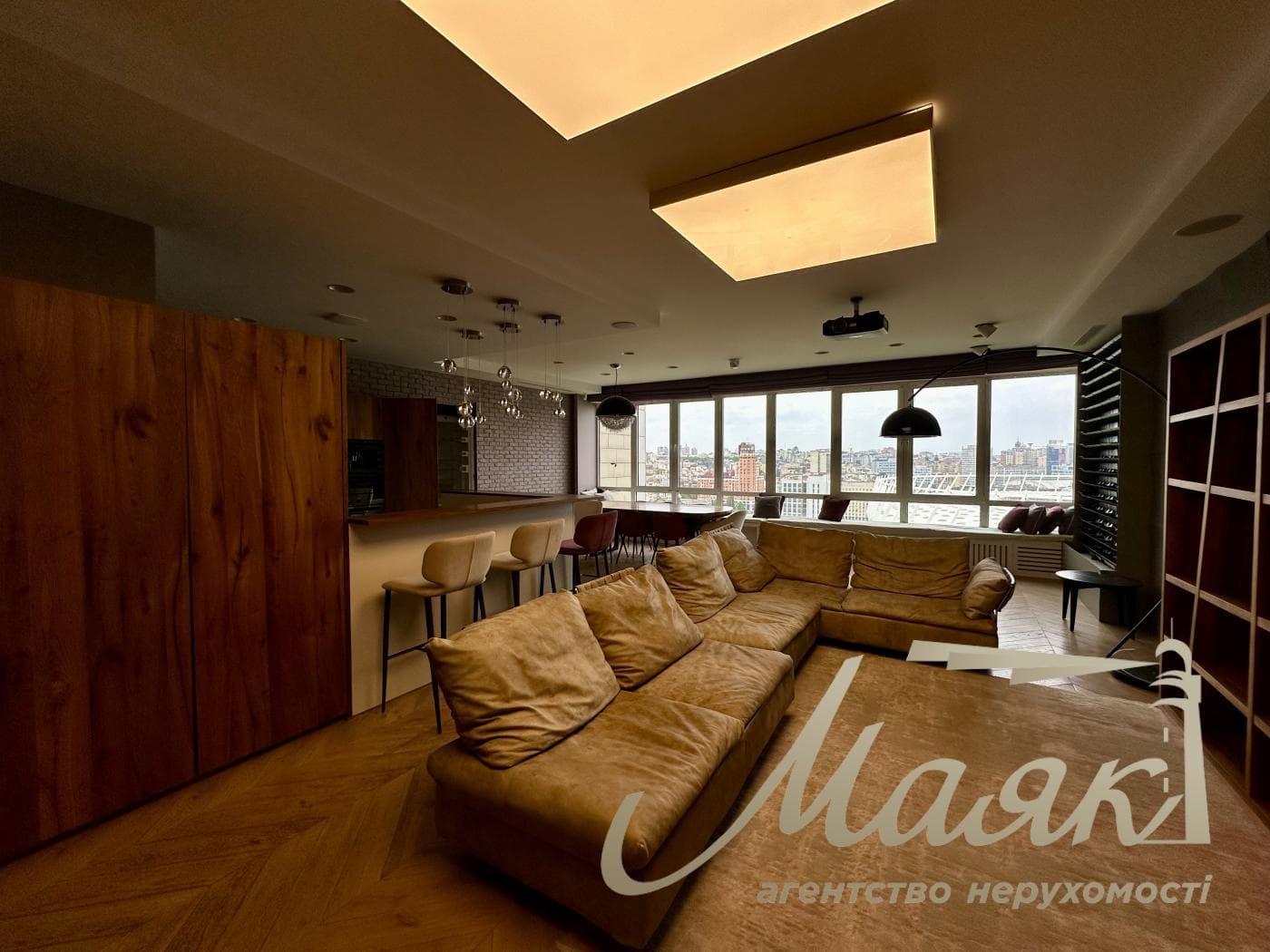 Аренда видовой 5-комнатной квартиры (230м2) в ЖК "Chelsea Tower", ул. Деловая 4, Центр, Печерский район