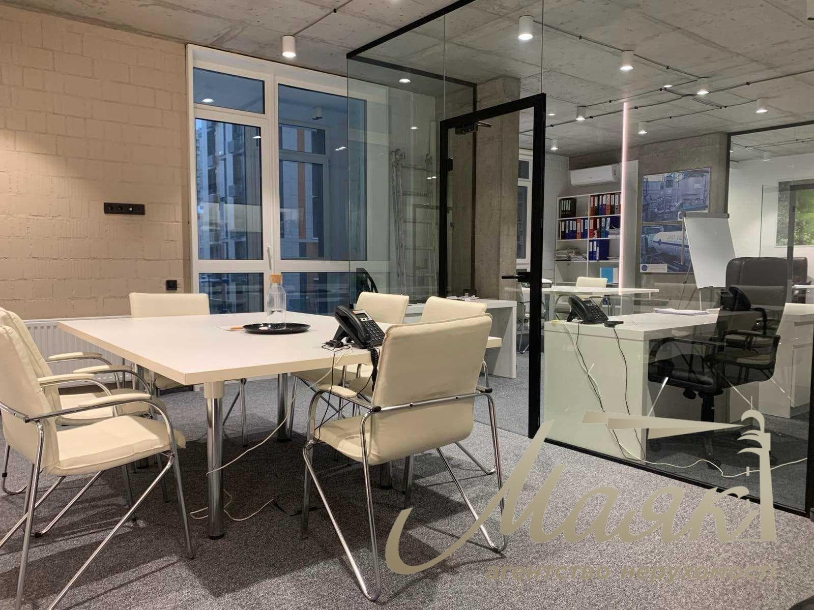 92 m² Office Space for Rent in the "French Quarter 2" Residential Complex