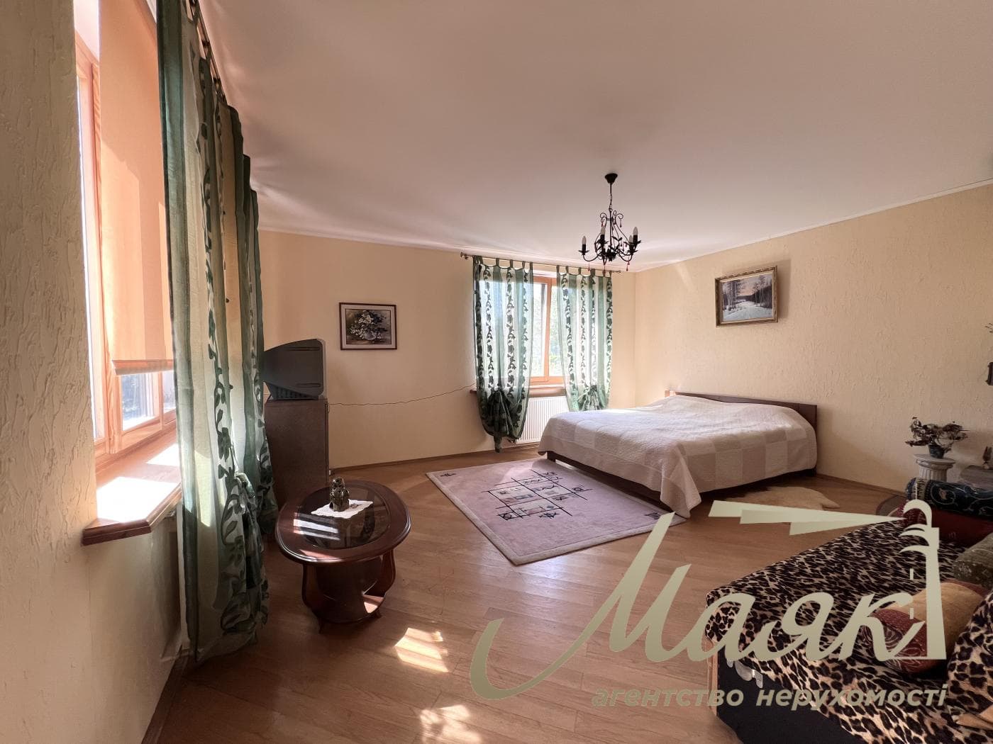 Продаж 3-х поверхового будинку 380м2, Крушинка
