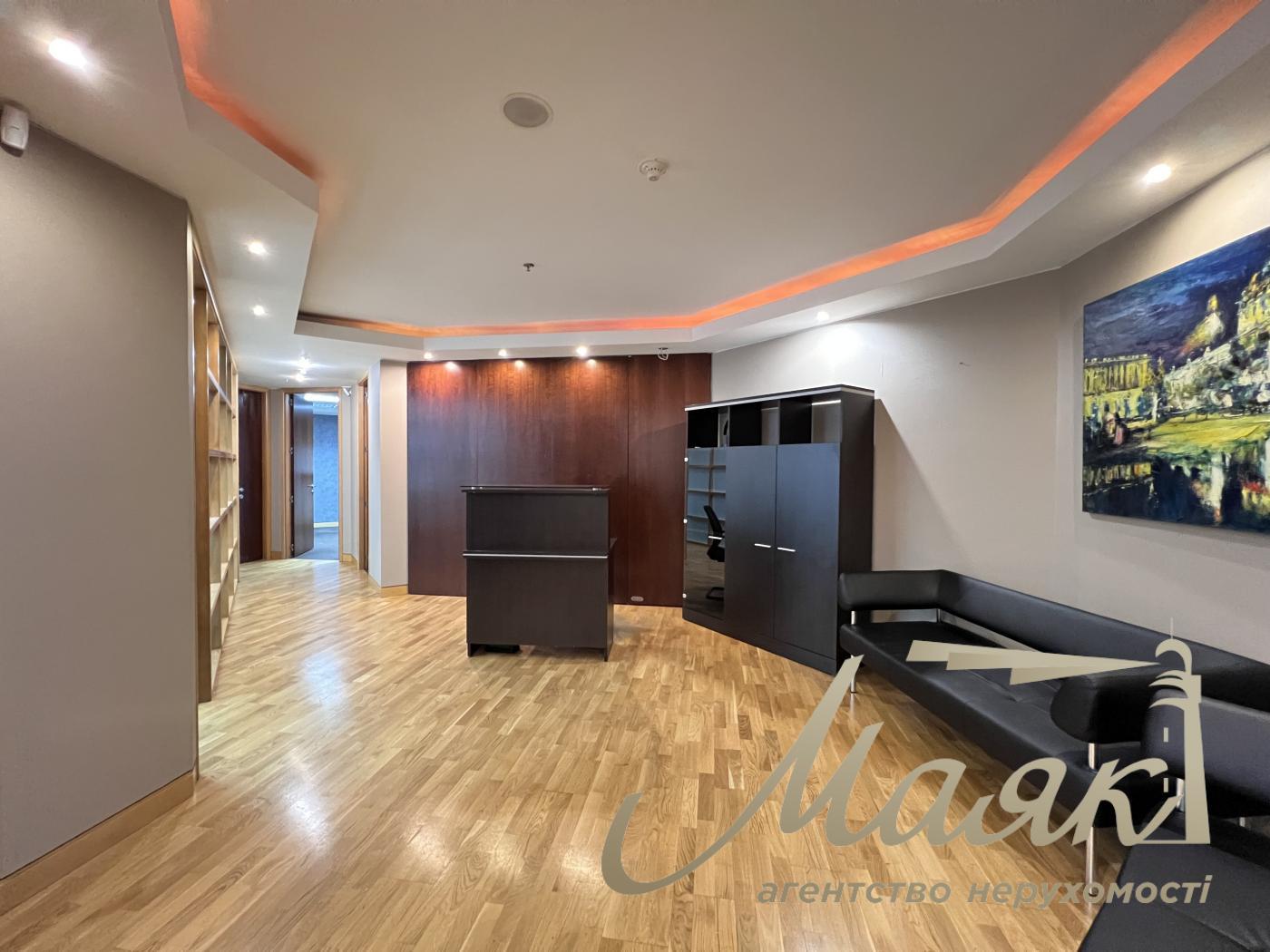 Оренда офісу 77 кв.м в БЦ Леонардо по вул. Богдана Хмельницького 52/17