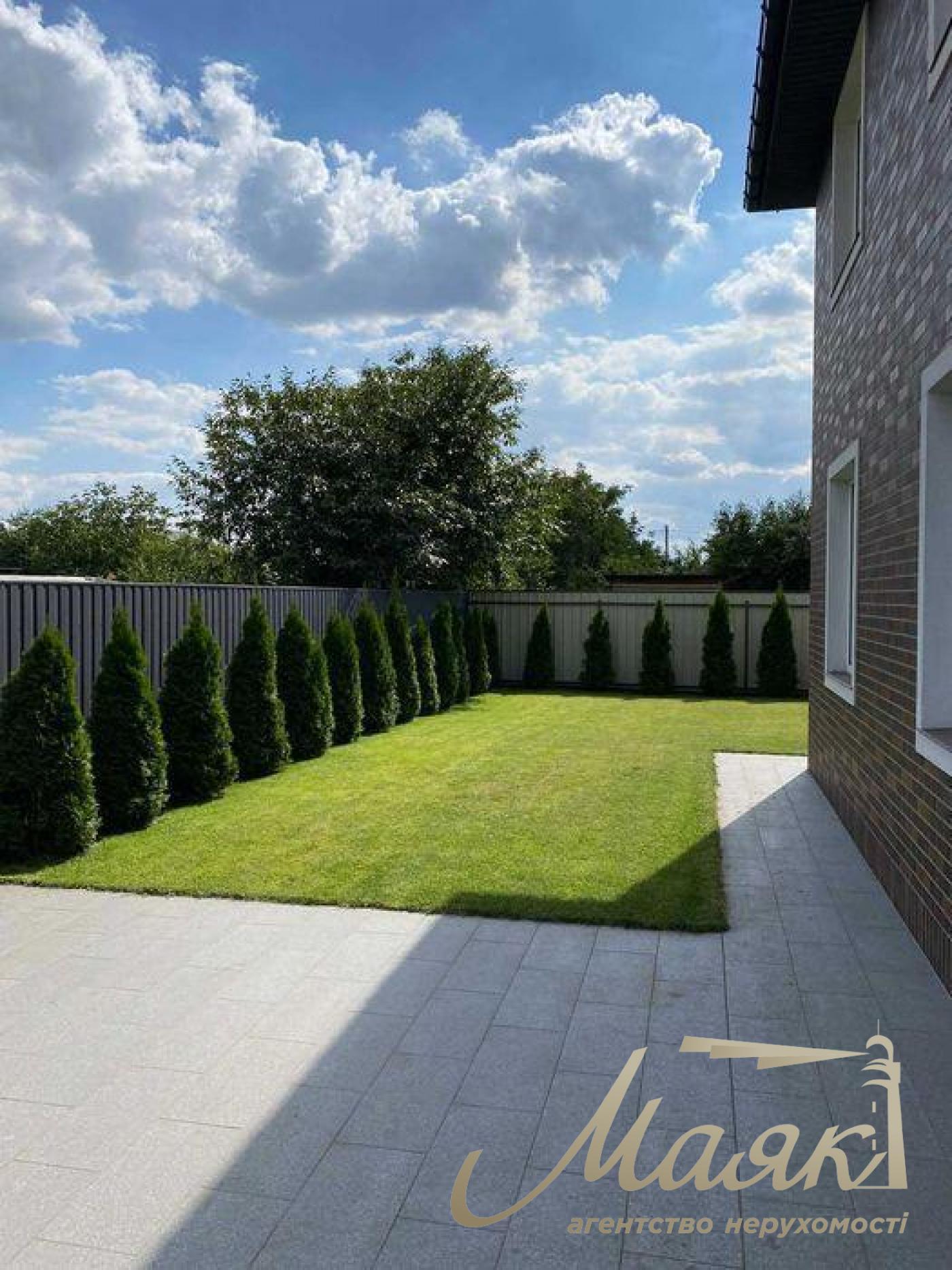 Продажа нового 2-х этажного дома 118 кв.м. Деснянский район. Свой двор.