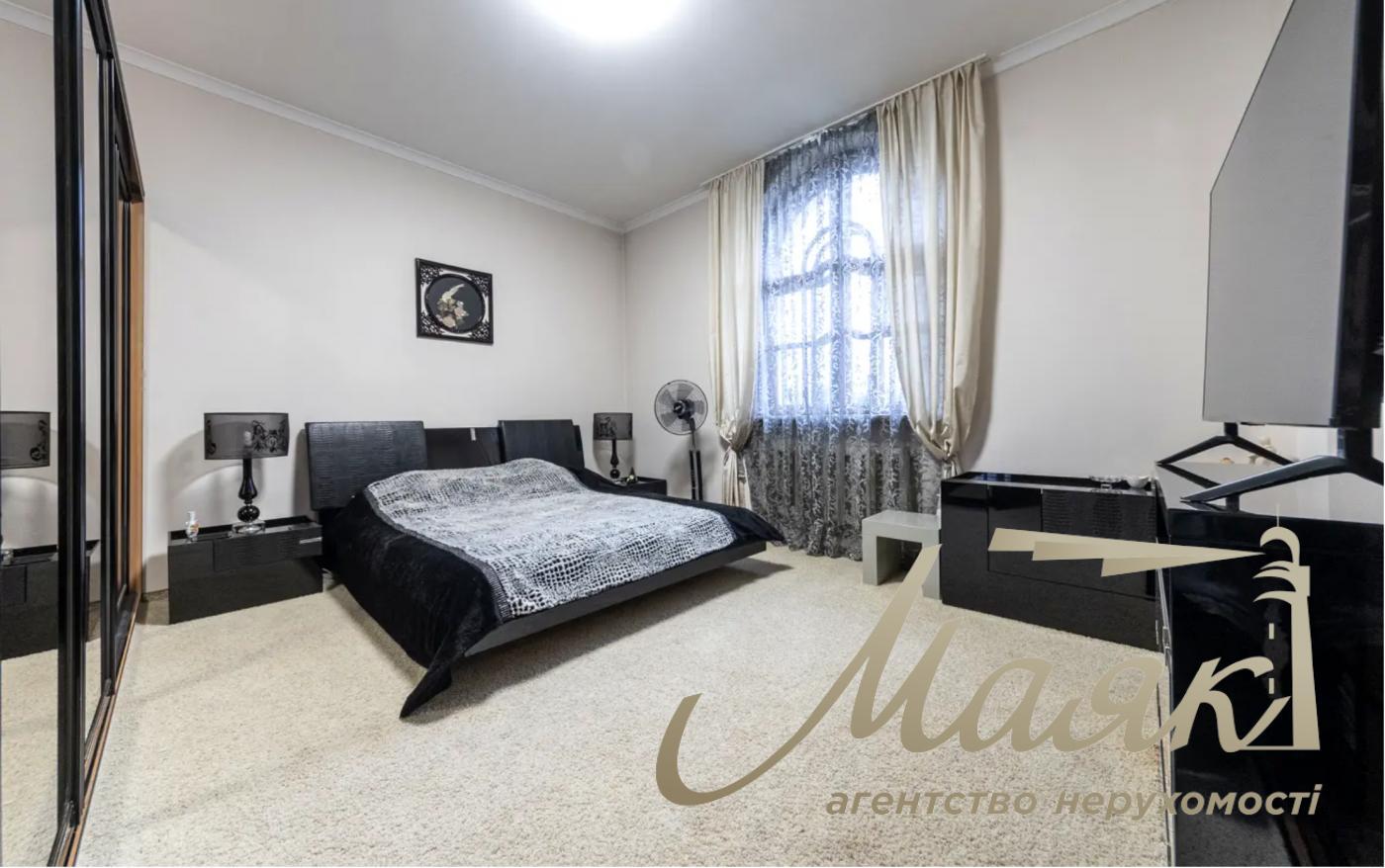 Оренда 2-х поверхового будинку 631м2, Голосіївський район